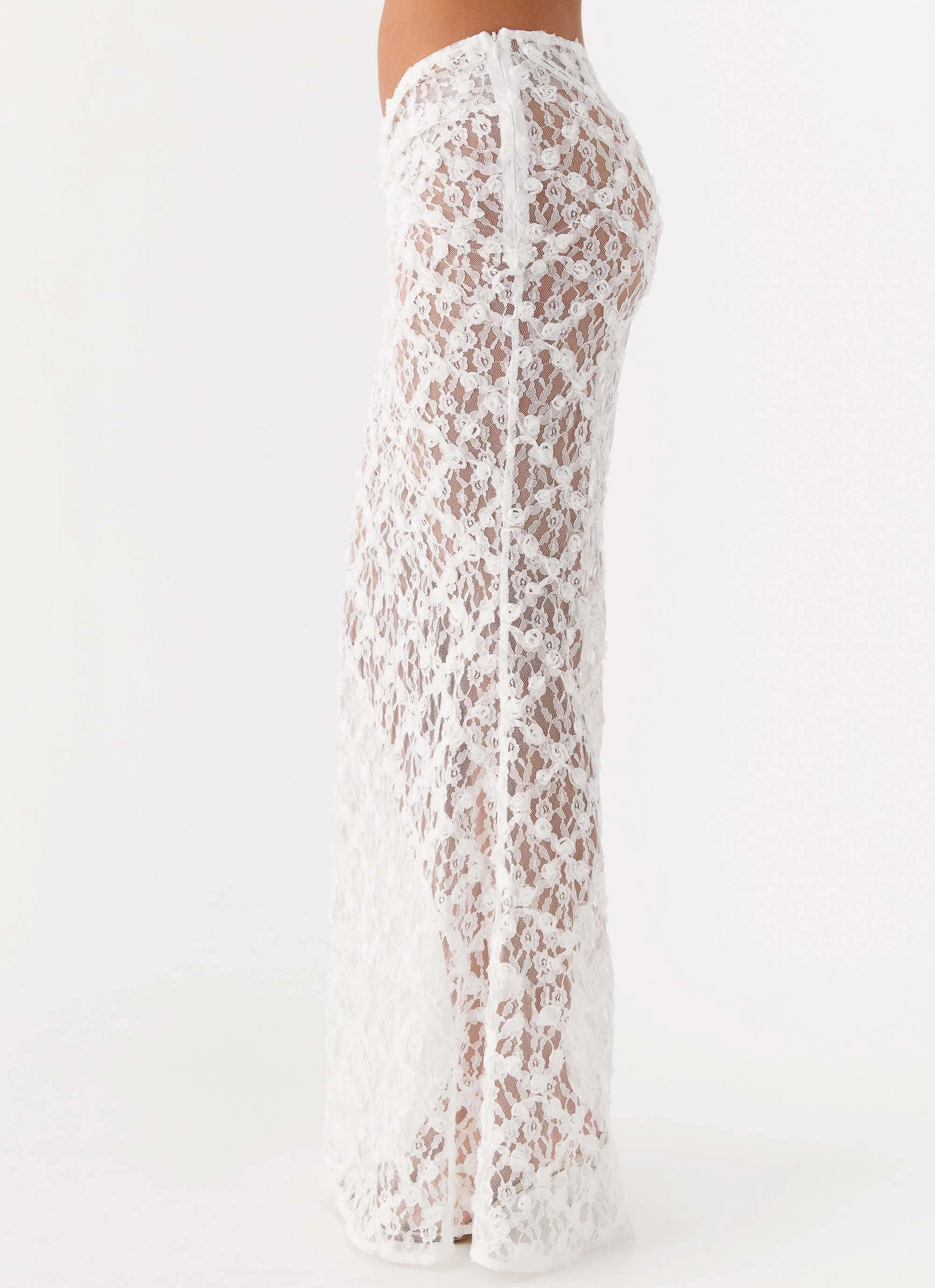 Editorial Look Cozy Tones Botanical Dream Maxi Skirt - White