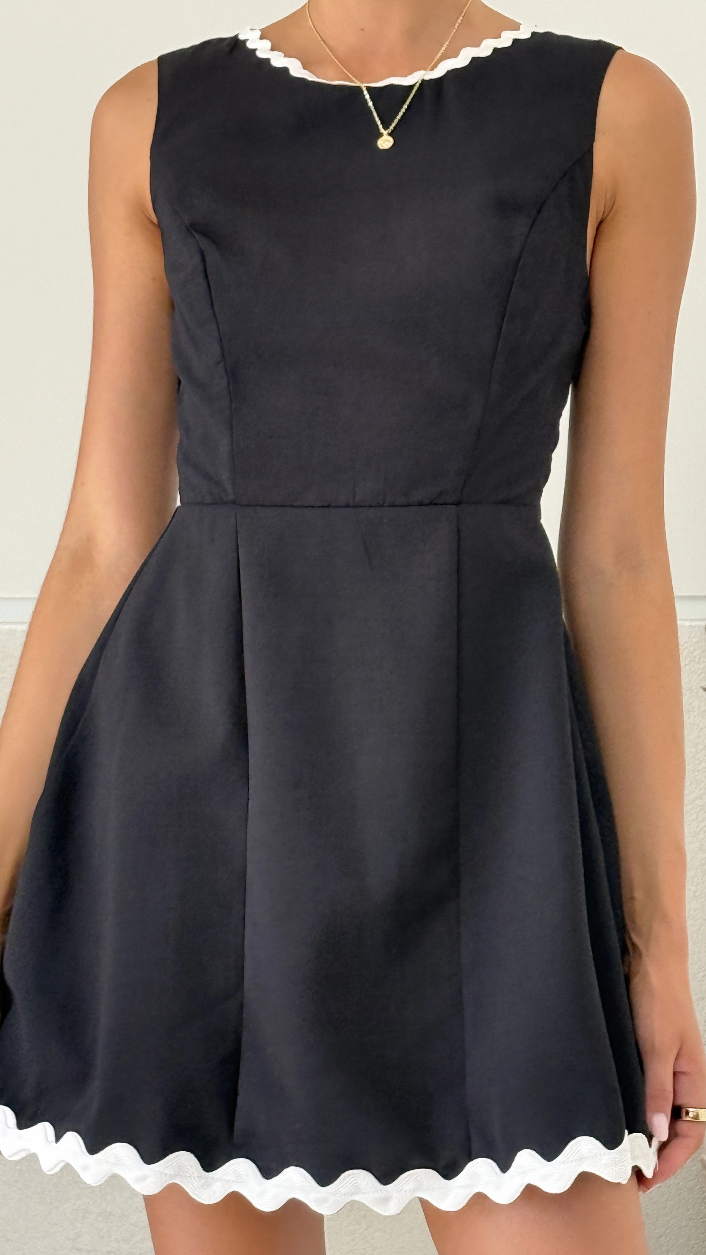 Elegance Glow Stretchable Aceline Mini Dress - Black/White