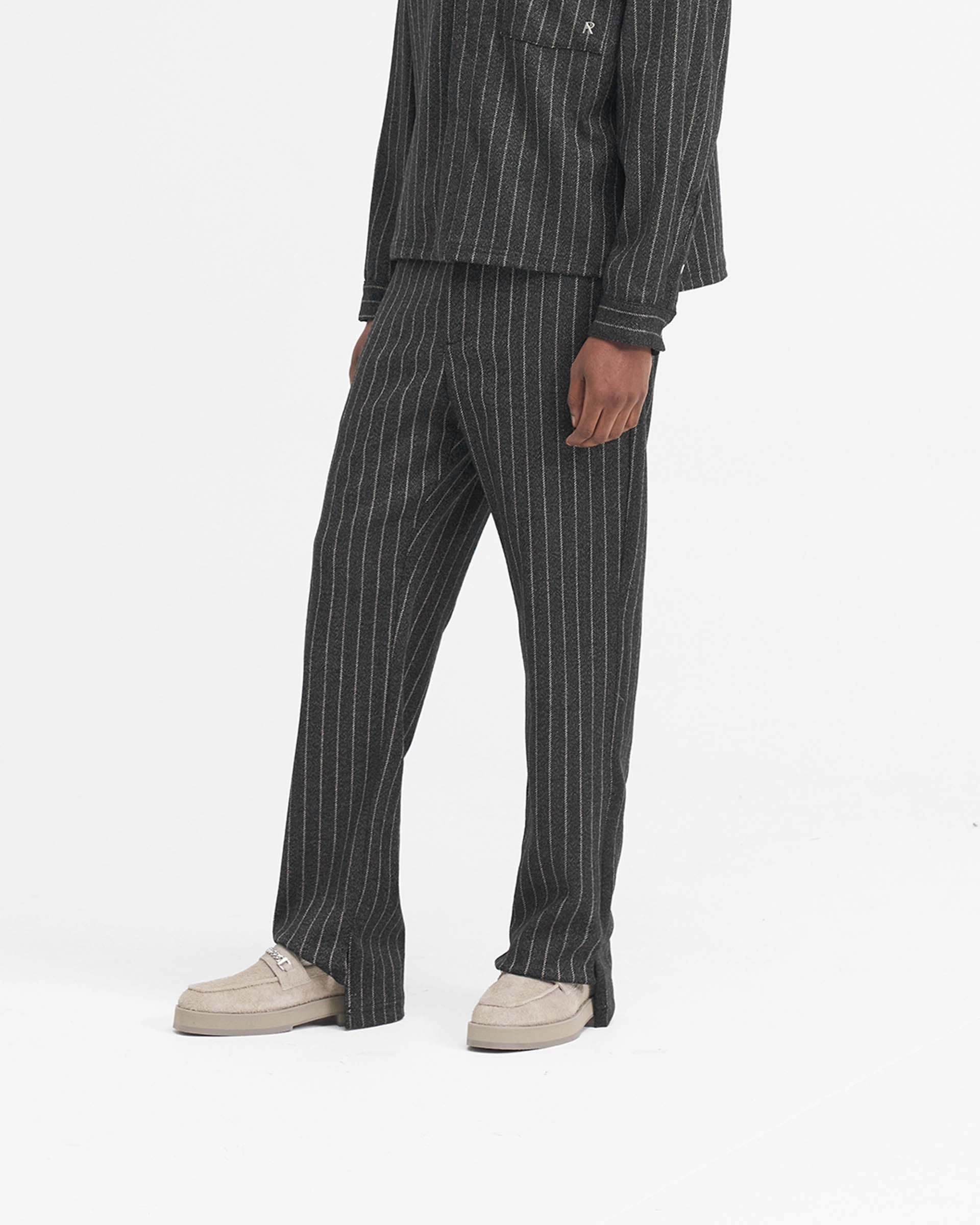 Outdoor activities Smart Comfort Stepped Hem Pant - Black Pinstripe