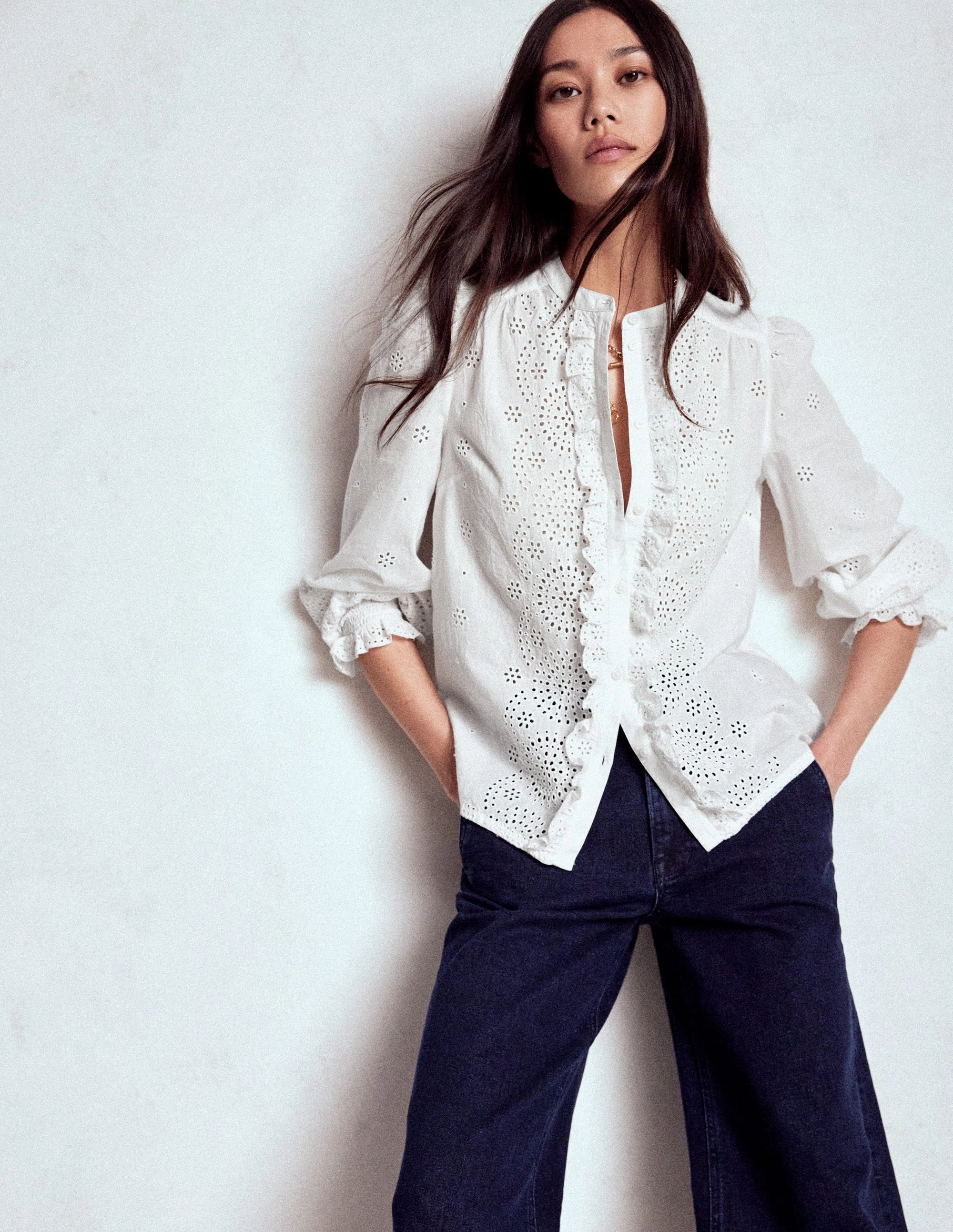 Alice Broderie Top-White WrinkleResistant Cloth Versatile Layering