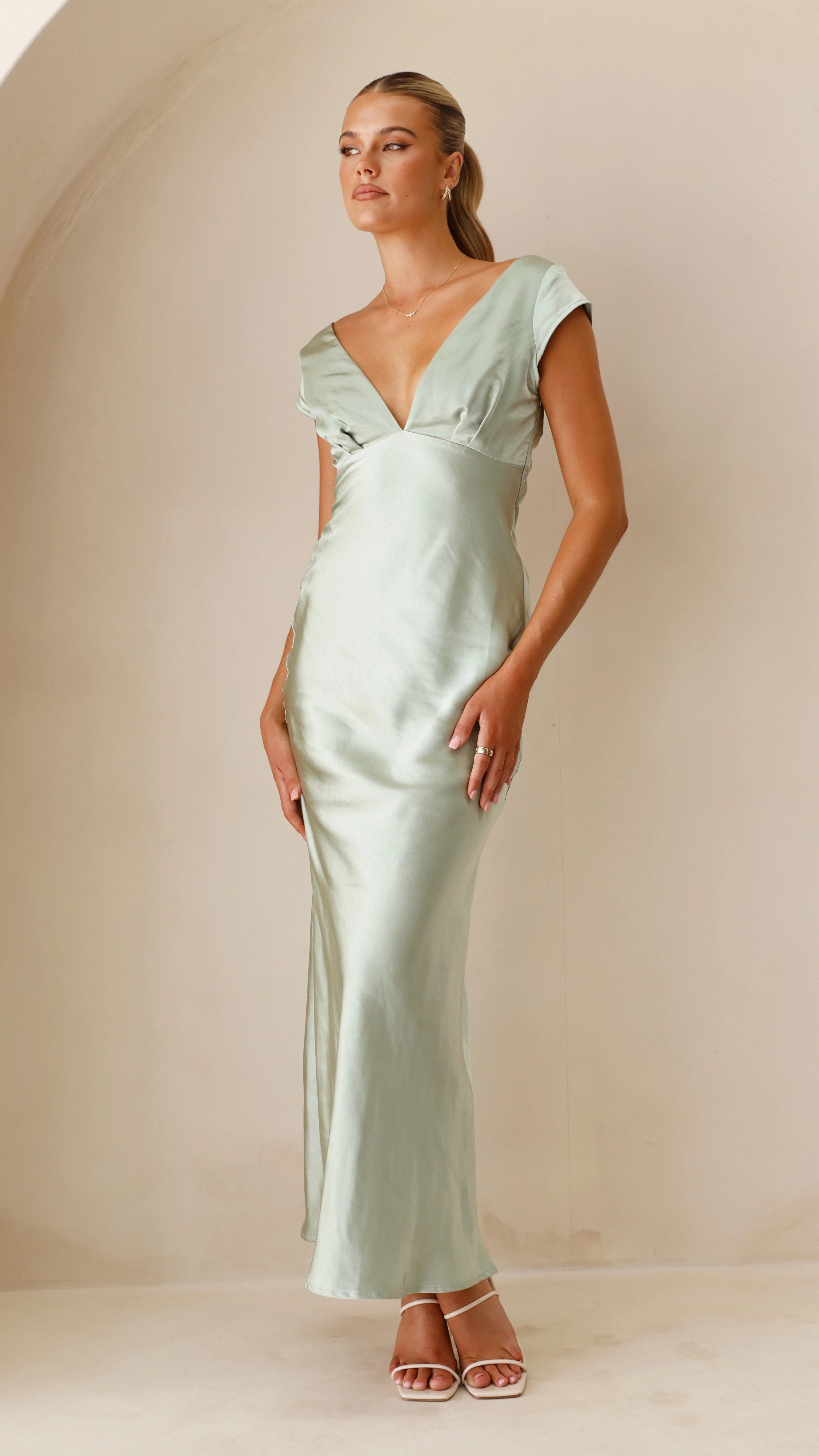 Sleek Presence Amelia Maxi Dress - Sage
