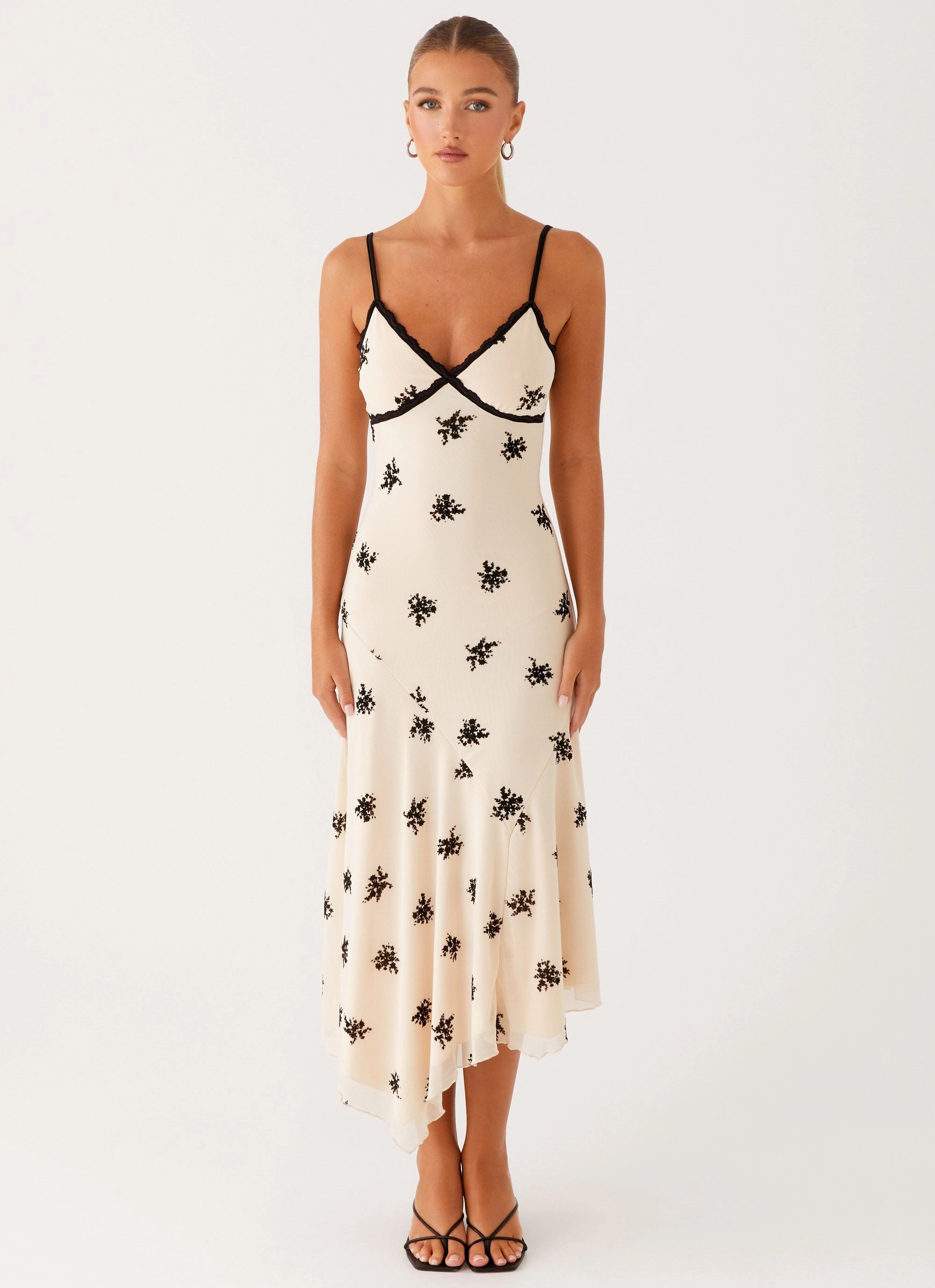 Sleek and Flattering Amelia Midi Dress - Nude