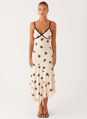Sleek and Flattering Amelia Midi Dress - Nude