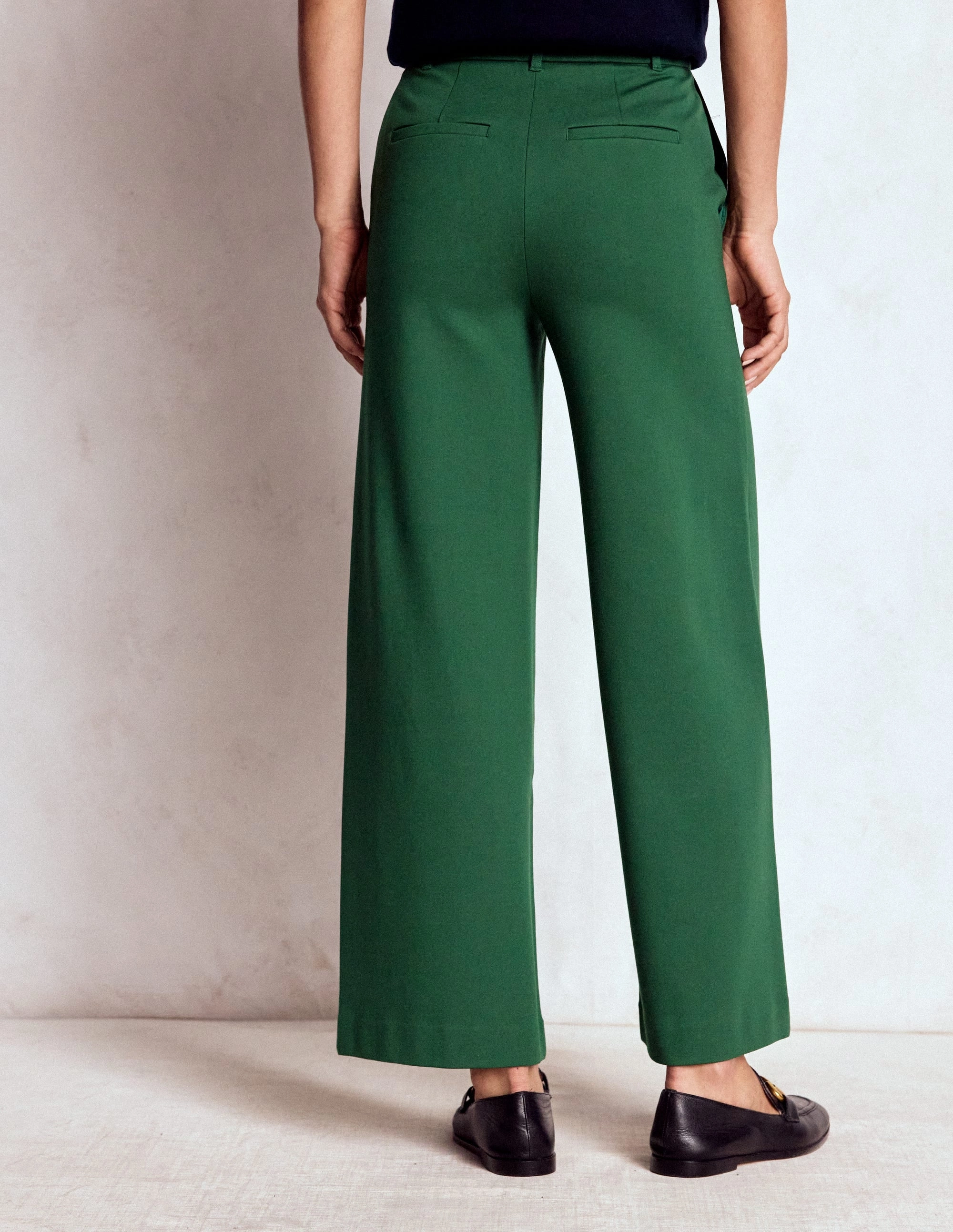Belgravia Ponte Crop Trousers-Hunter Green Effortless Look