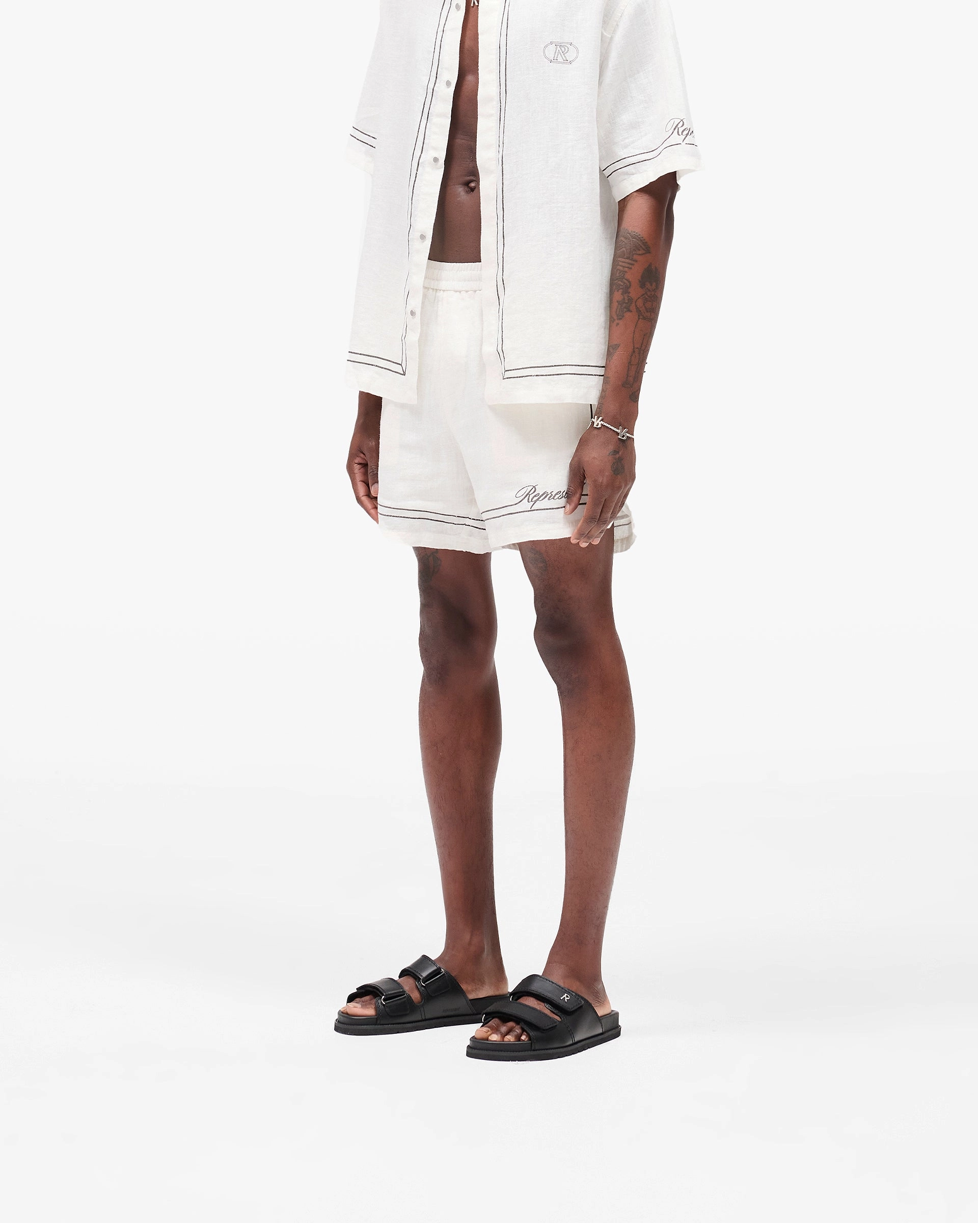 Roomy Waist Stay Fresh Border Short - Whisper White