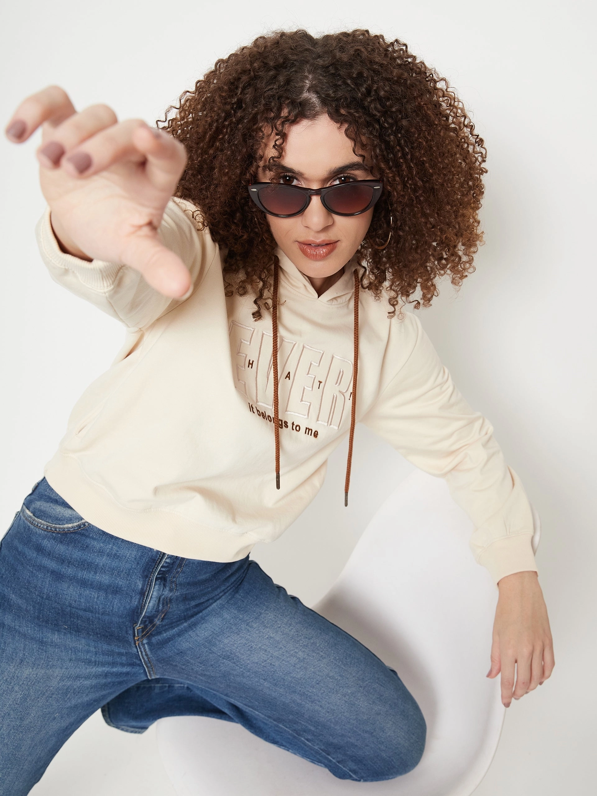 Madame Solid Off White Sweat-Shirt Everyday Essentials product team spirit