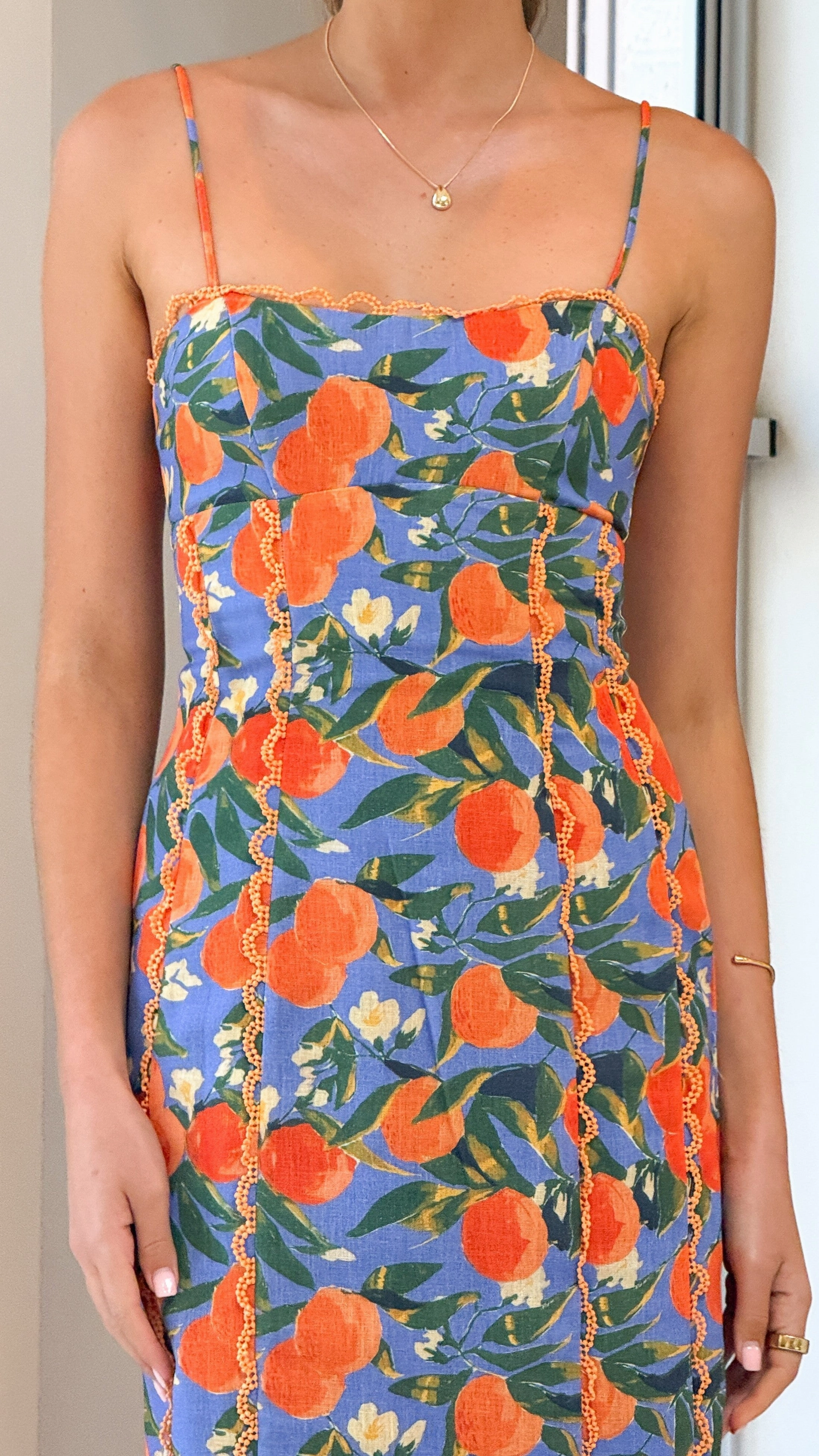 Easy to Wear Interchangeable-Detail Carlia Midi Dress - Orange Print