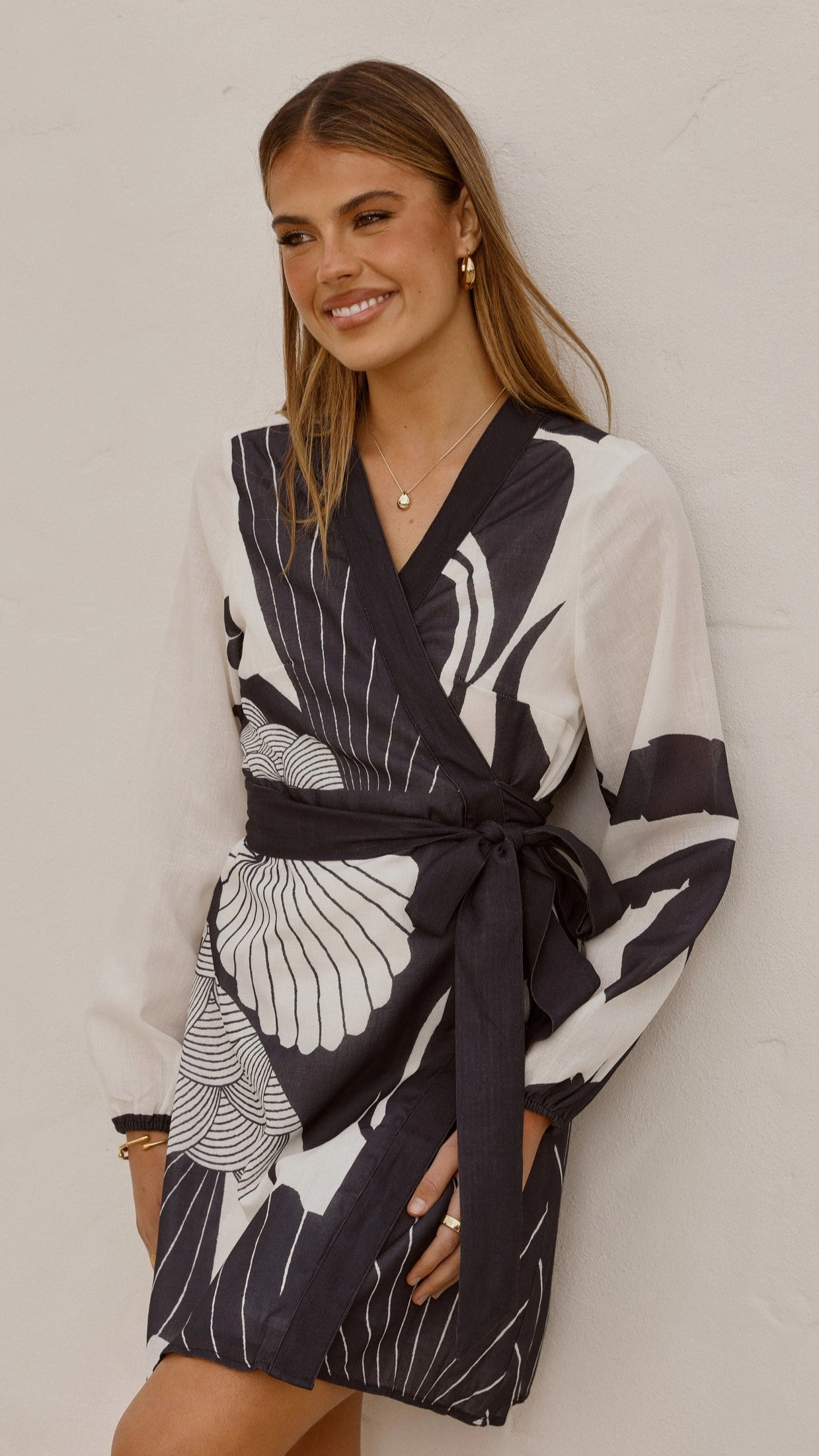 All Day Artistic Shape Cassidy Long Sleeve Mini Dress - White/Navy