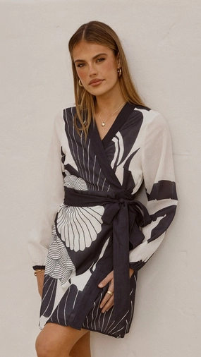 Fashion Daily Cassidy Long Sleeve Mini Dress - White/Navy
