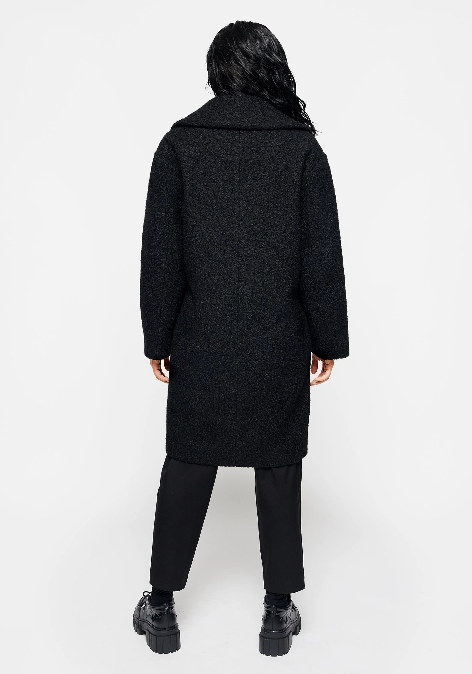 Gorgon Boucl?? Oversized Coat with Snake Brooch - Black Odor Control Finish Thermal regulation
