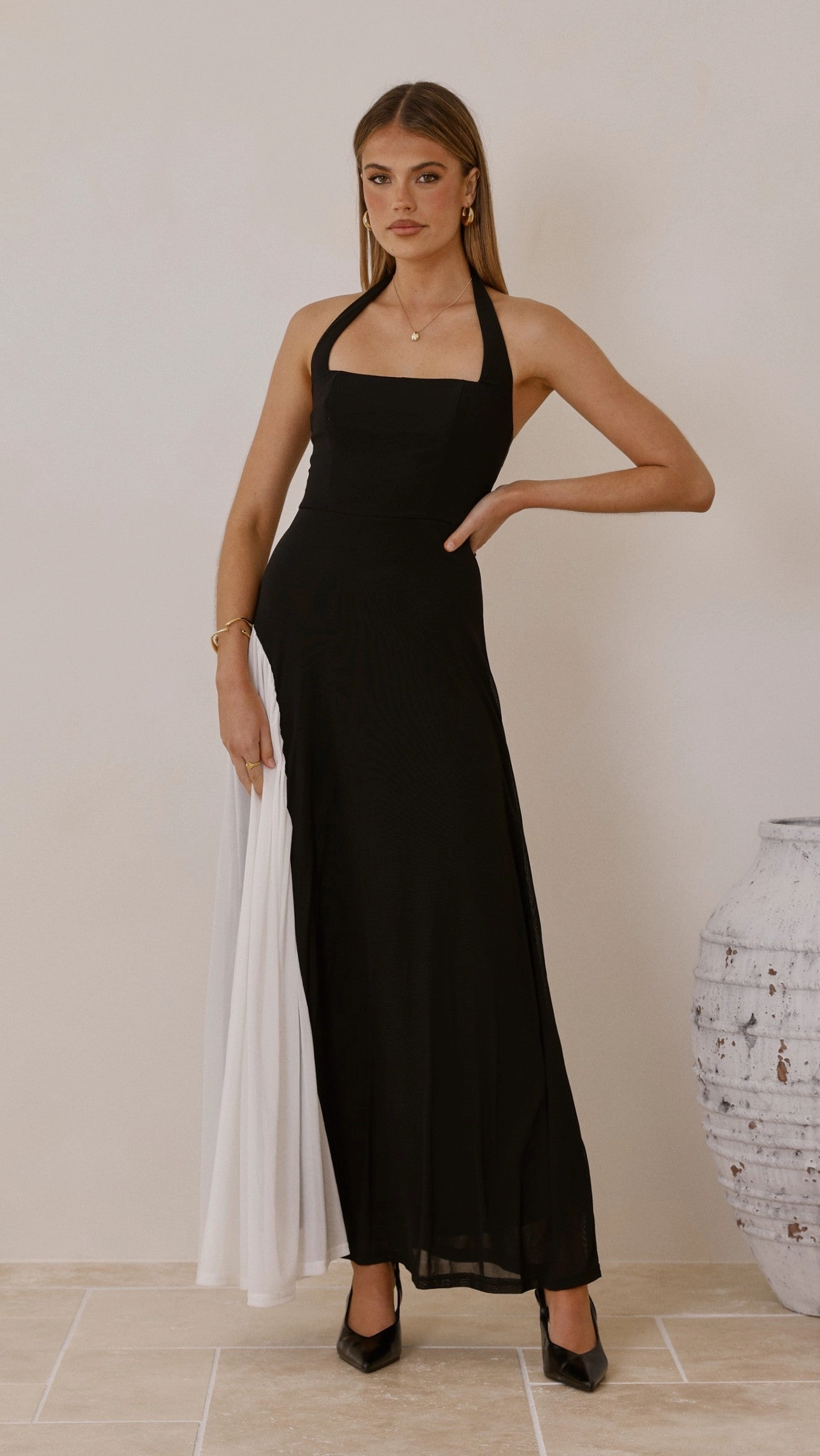 Cia Maxi Dress - Black/White Daily Chic Smooth Fit