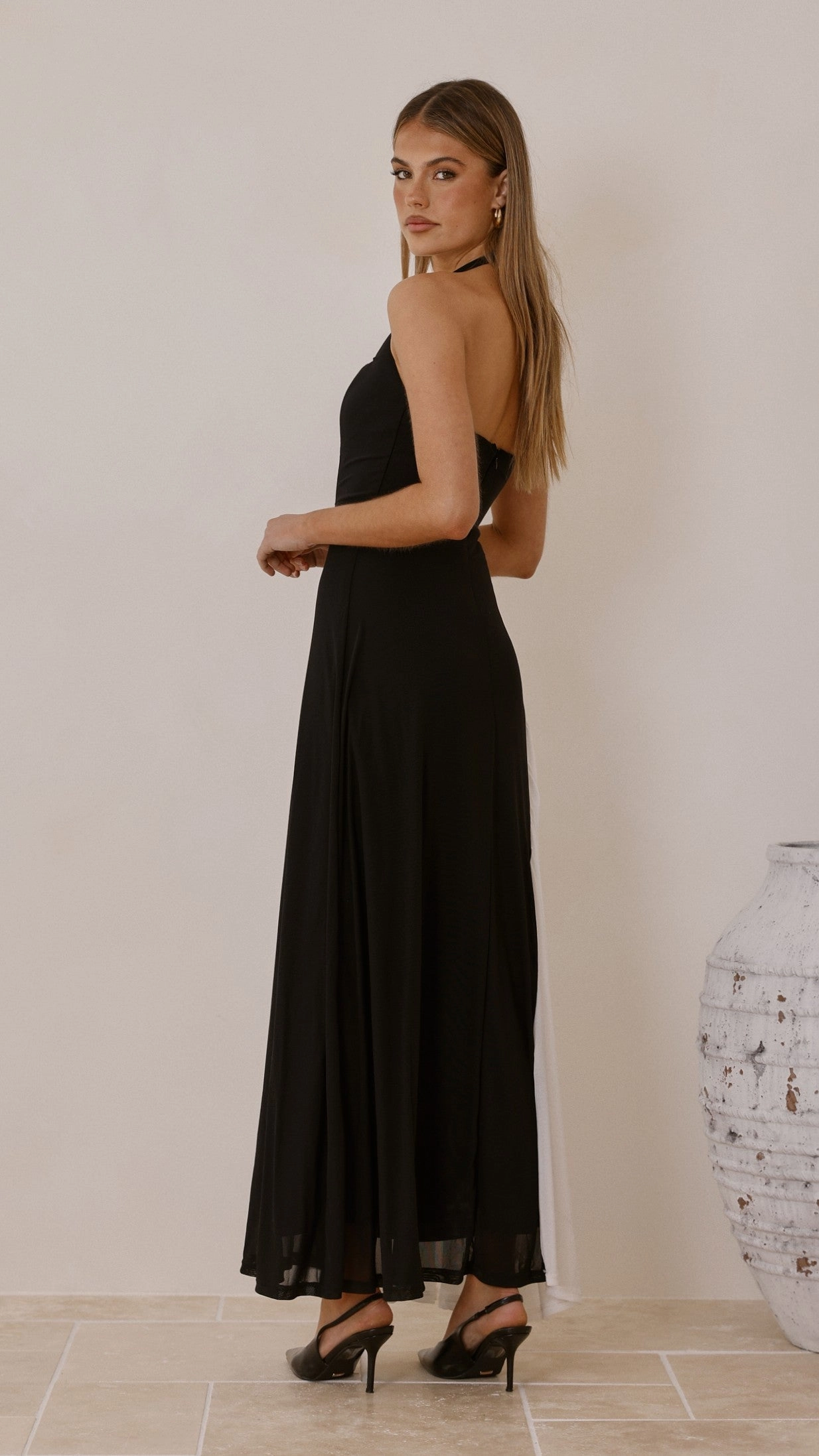 Subtle Elegance Cia Maxi Dress - Black/White