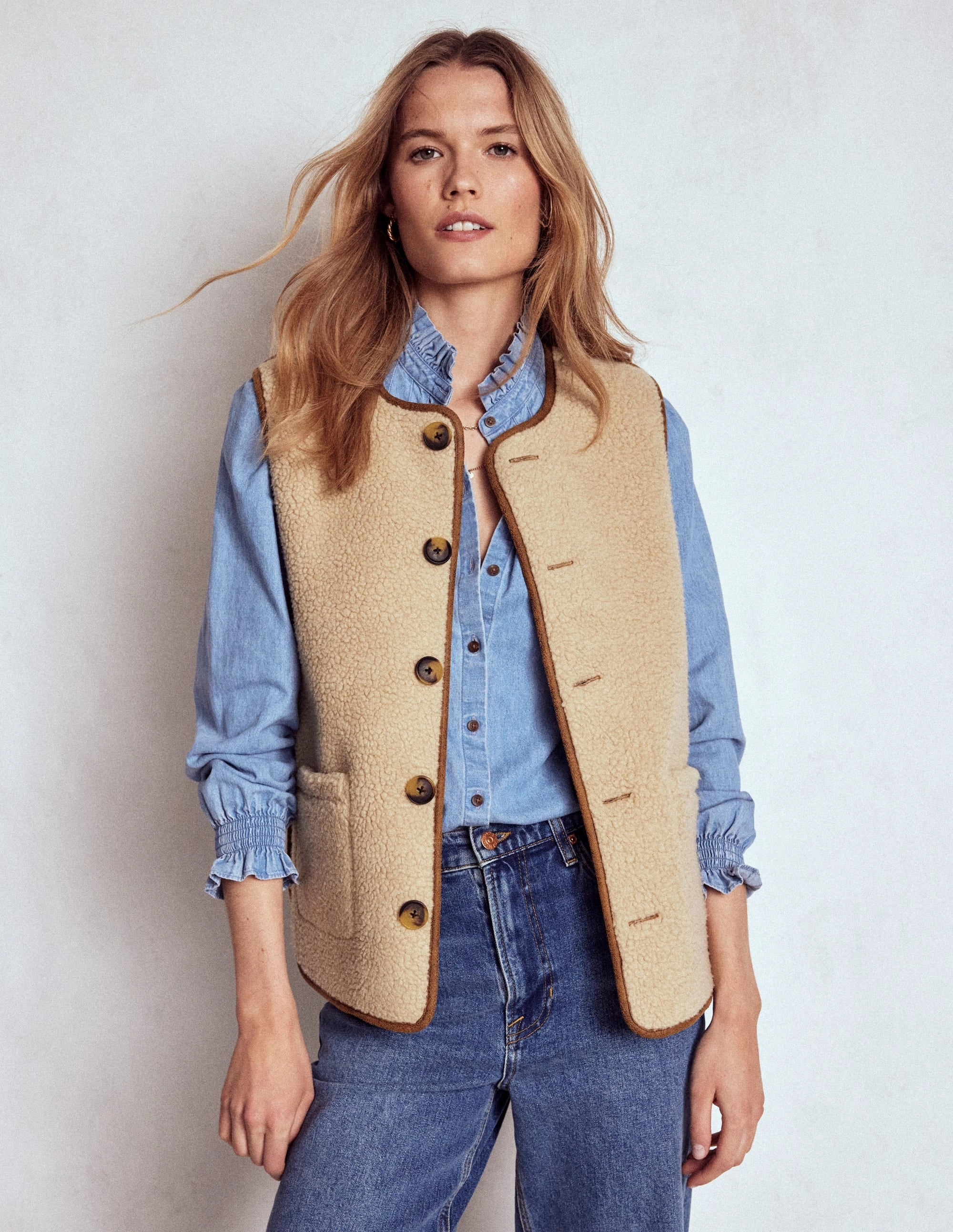 Clerkenwell Reversible Gilet-Hazelnut Brown, Natural Street Comfort Fit Reflective Zippers