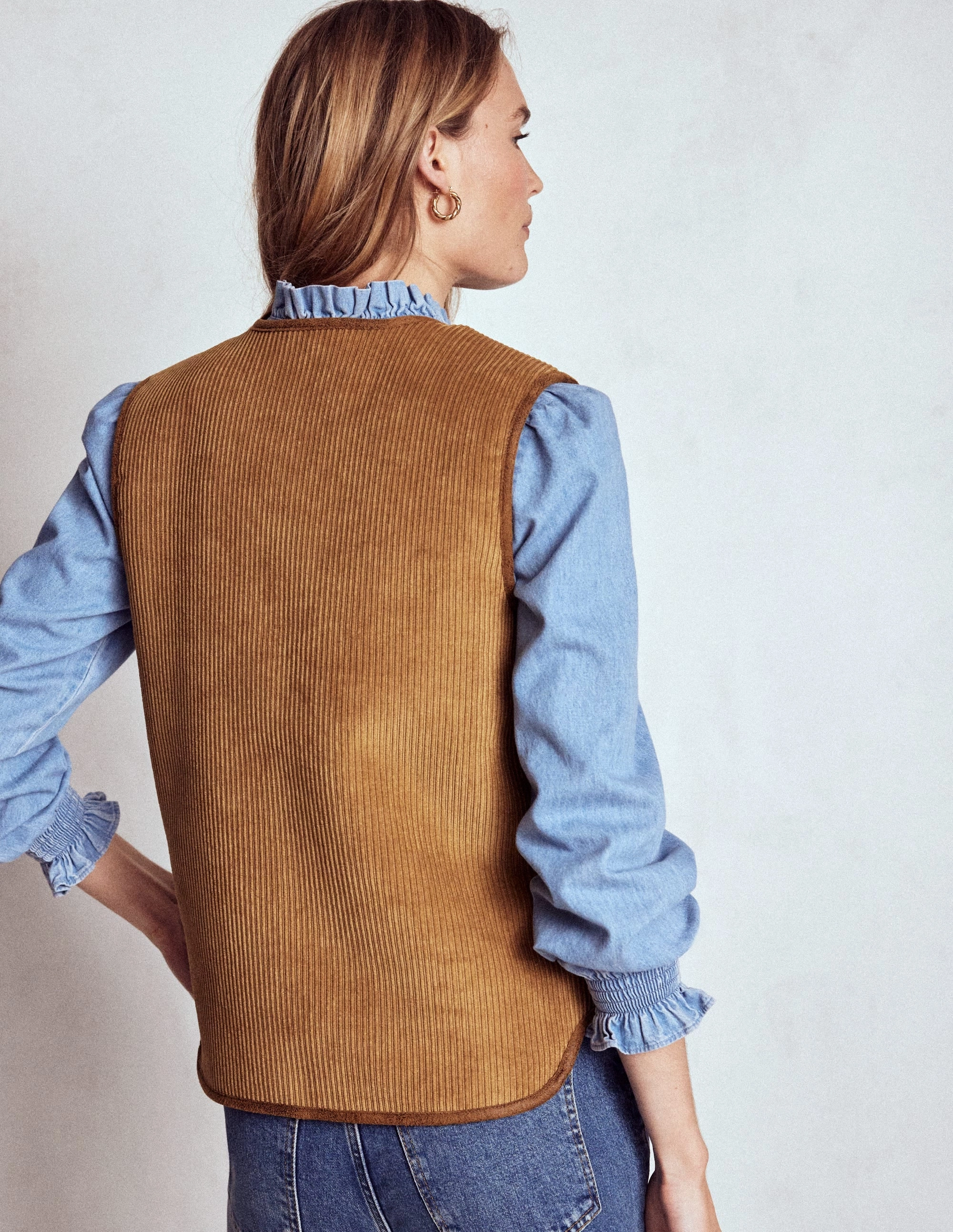 Clerkenwell Reversible Gilet-Hazelnut Brown, Natural Foldable Design NonRestrictiveCut