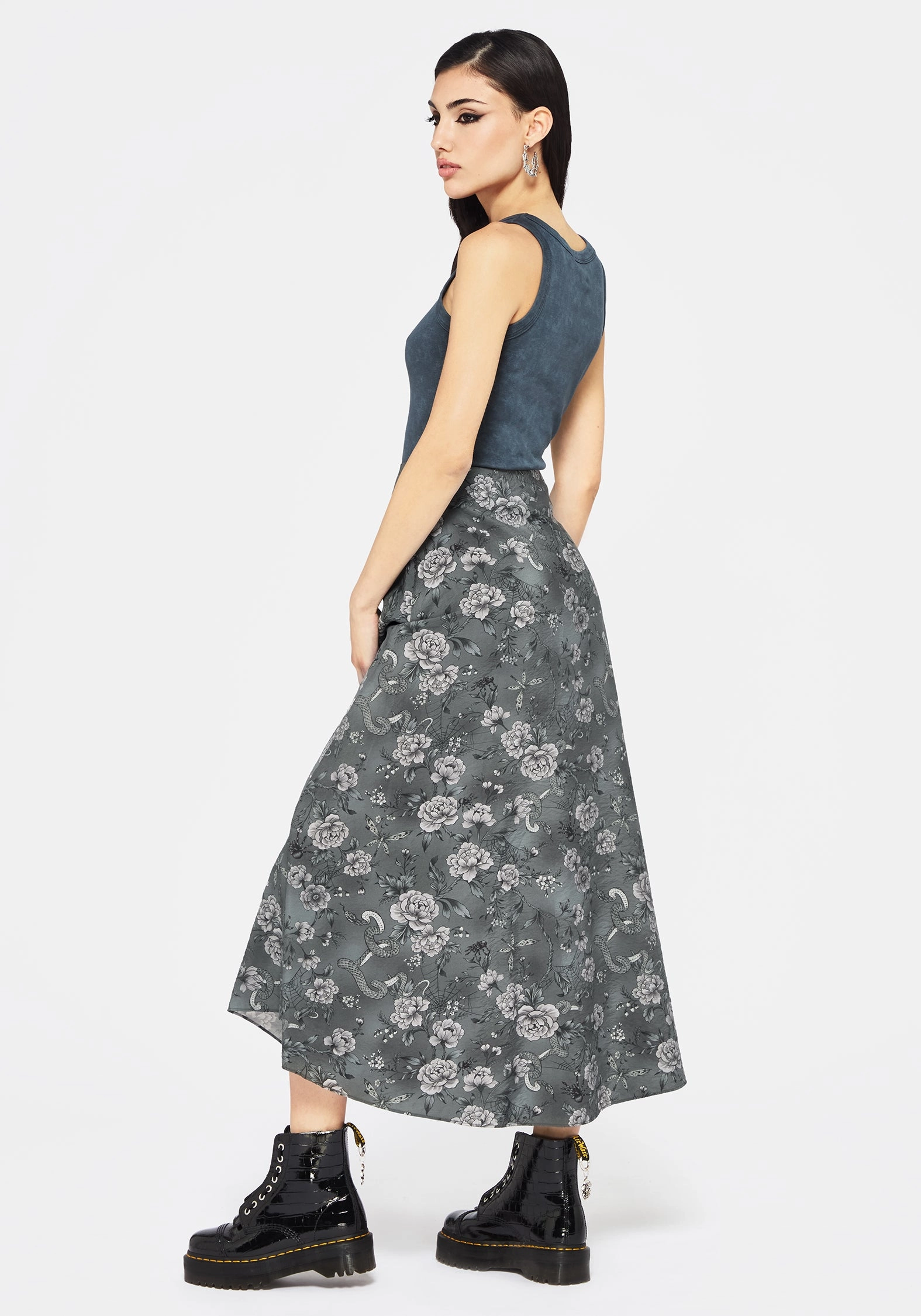 Meadow Floral Serpent Print Midaxi Skirt Weekend Outfit