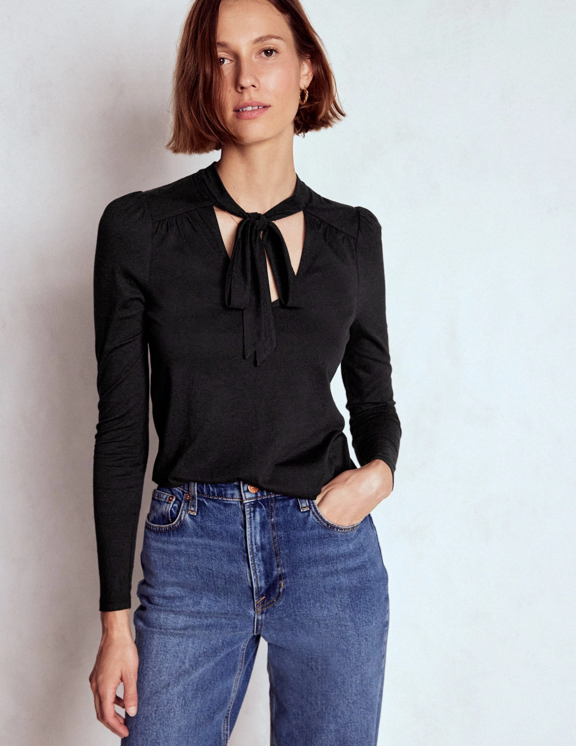 OdorResistantTreatment Tie Neck Supersoft Top-Black