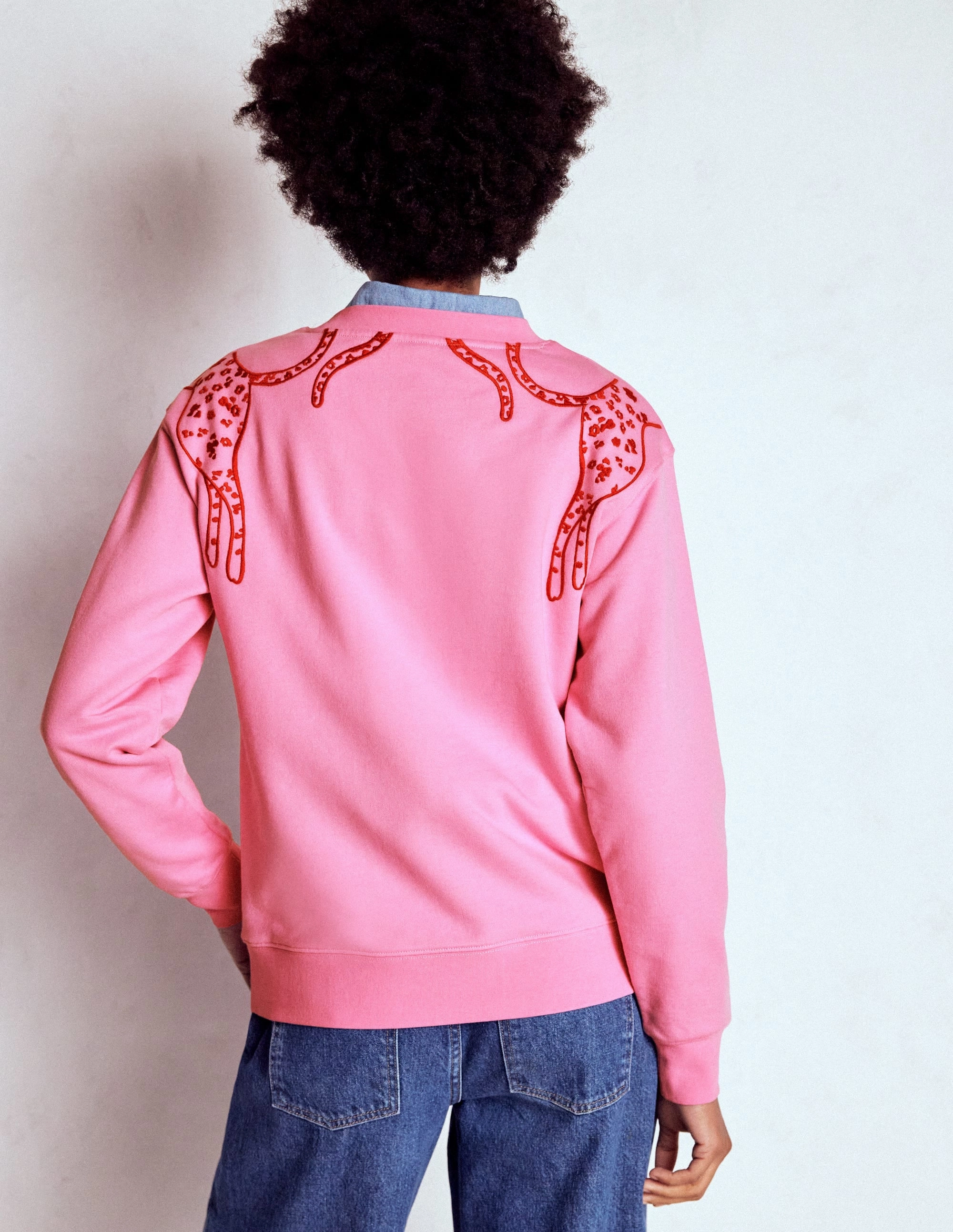 Temperature Regulating Fibers Adjustable Fit System Emi Embroidered Sweatshirt-Leopard Embroidery