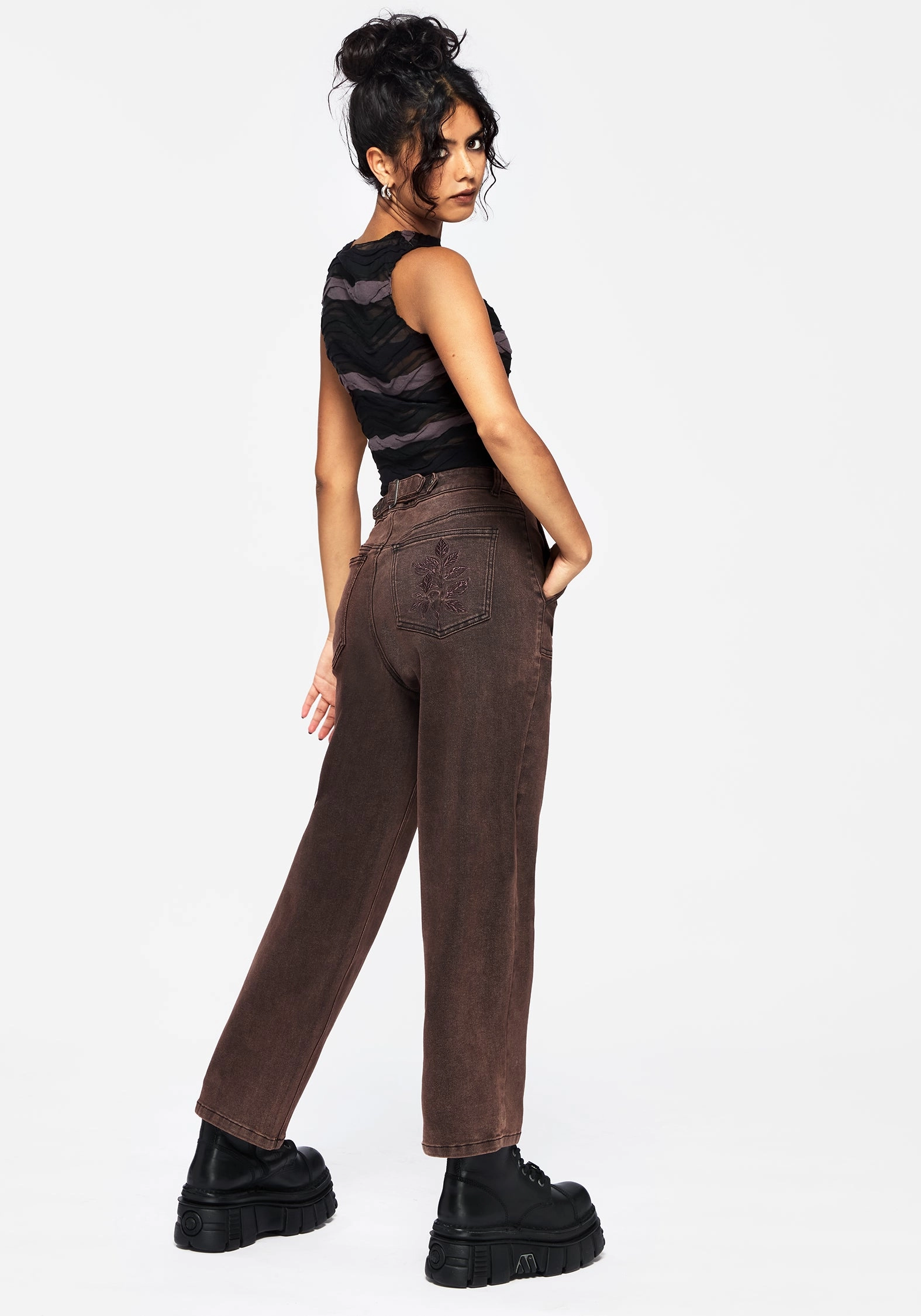 AbrasionResistantPanels Sleek Waist Echo Autumnal Leaf Embroidered Pocket Detail Cropped Jeans