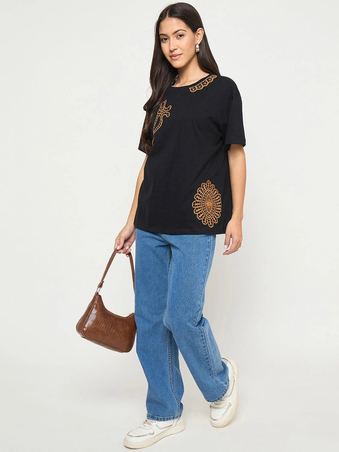 Comfortable Weave Madame Embroidery Patchwork Detailed Black Cotton T-shirt