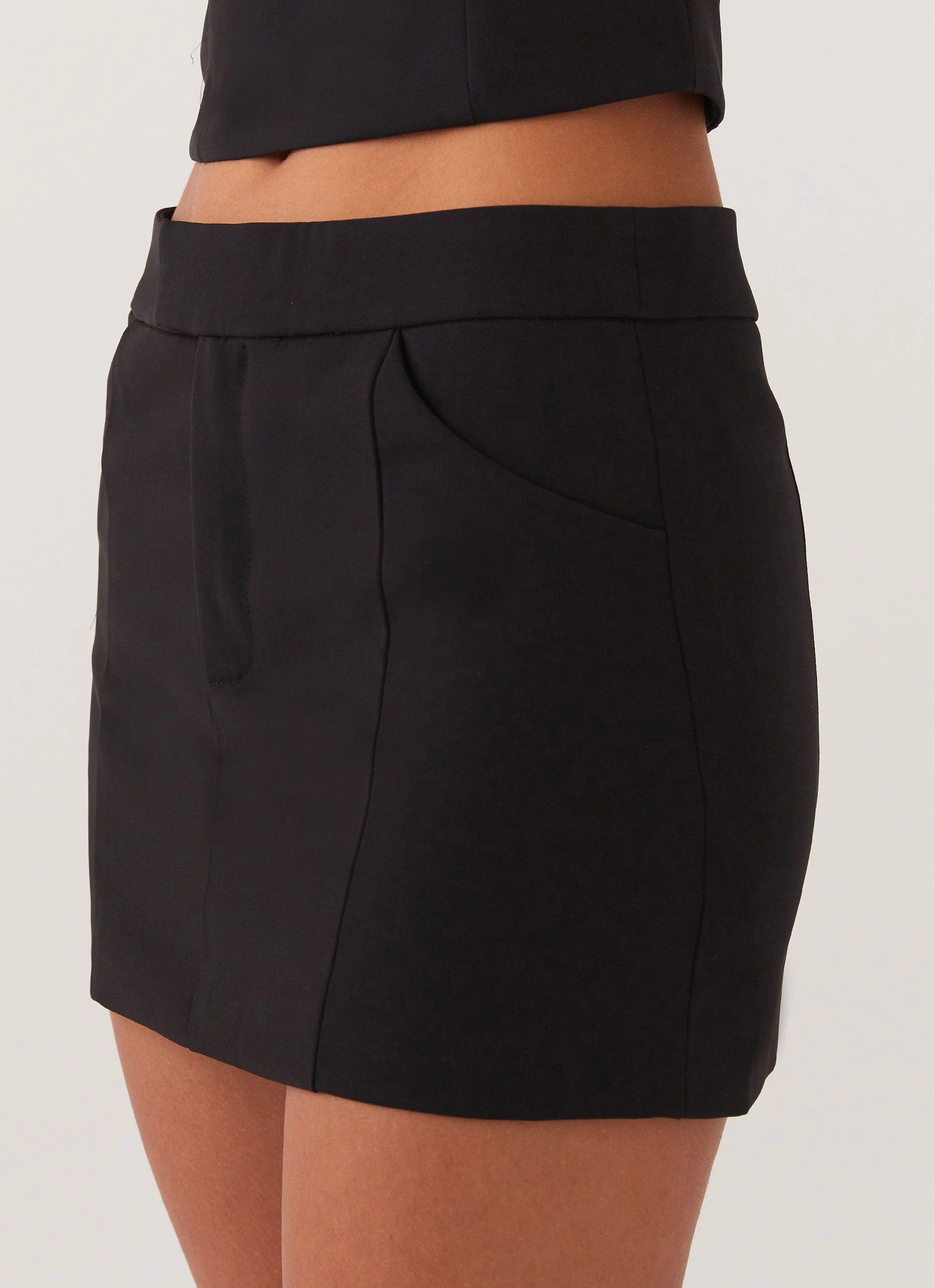 Eliana Suit Mini Skirt - Black Daily Favorite