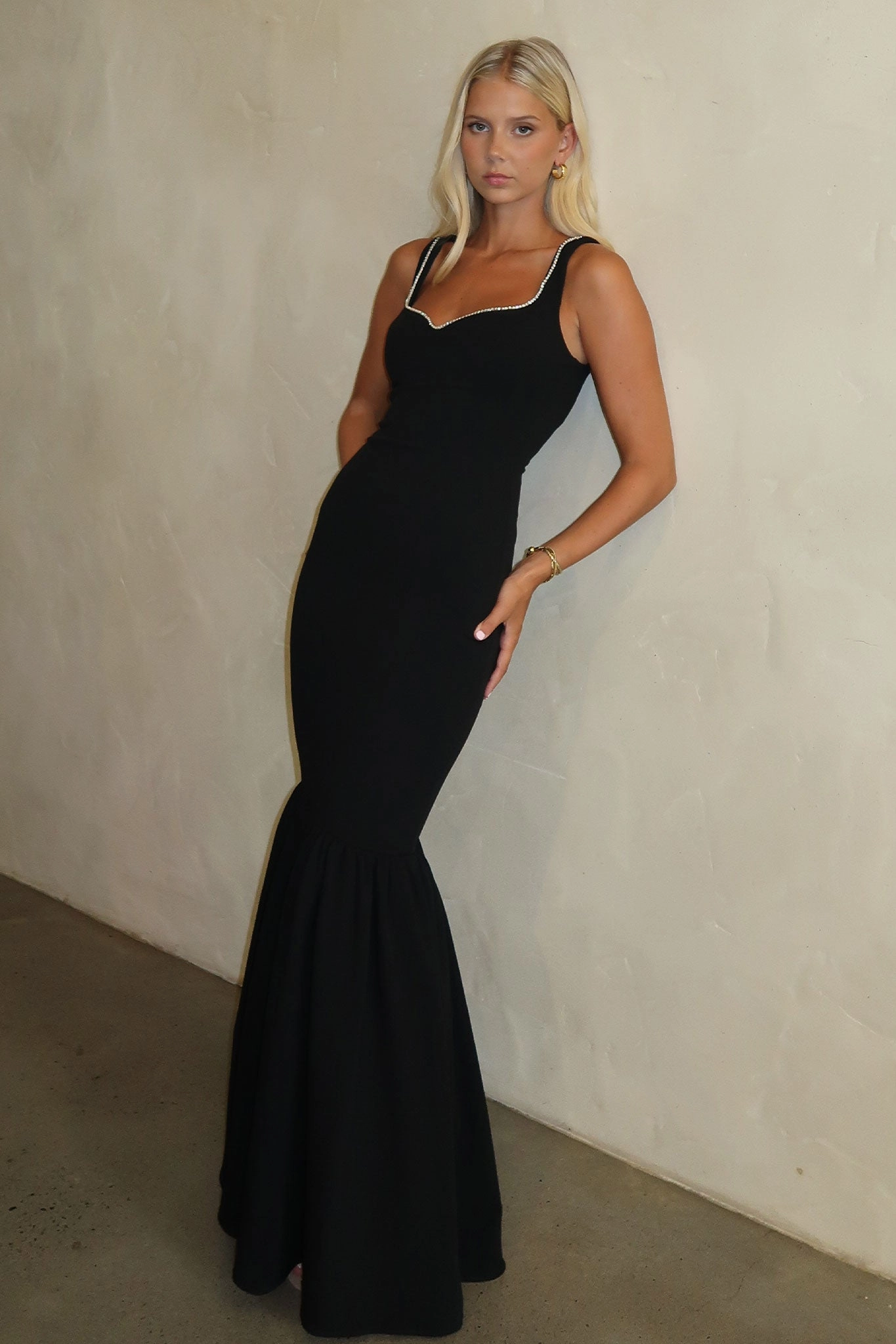 Emberly Maxi Dress - Black Smooth Shape Effortless Wear