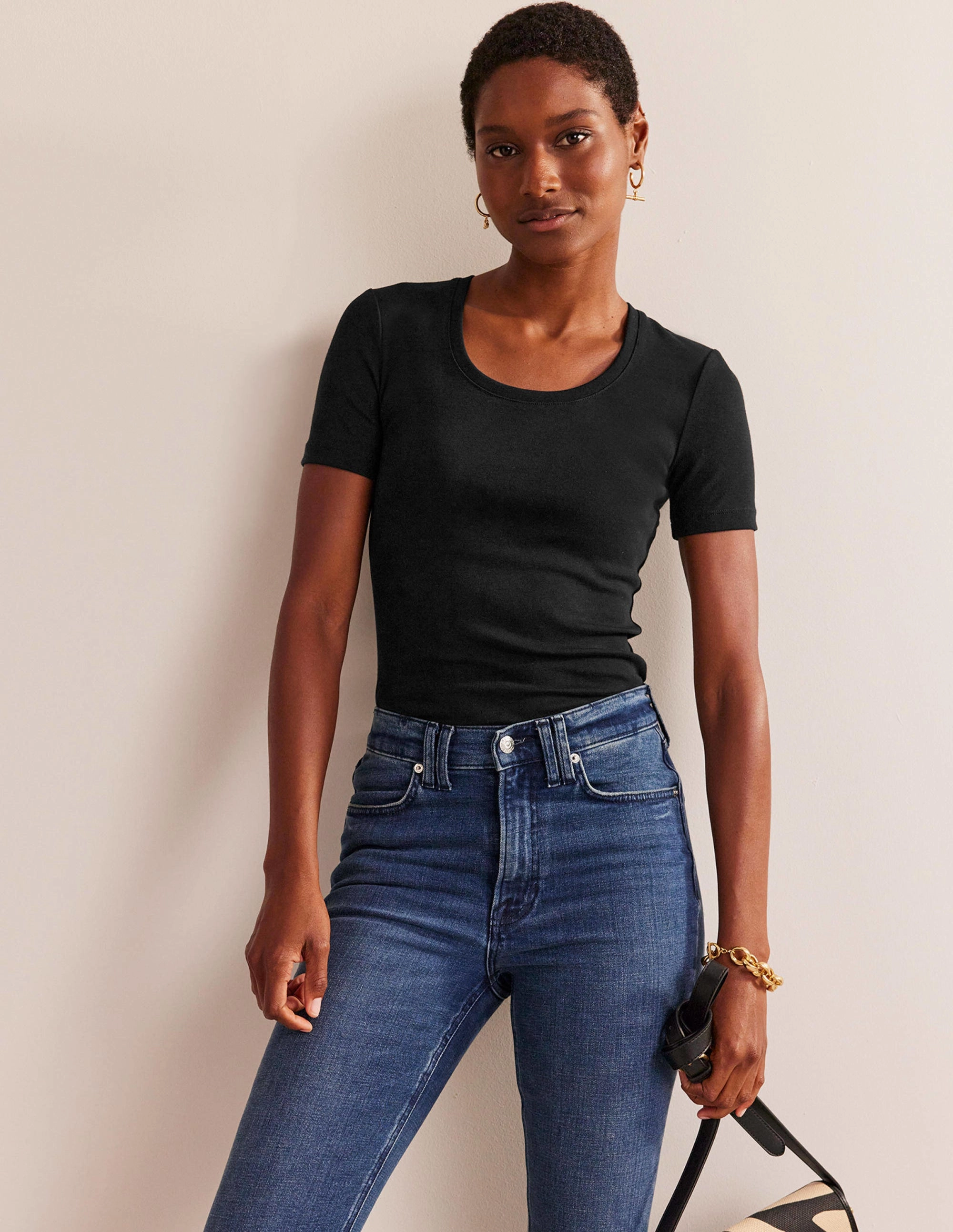 Essential Jersey T-Shirt-Black DurableBlend Bonded Seam Construction