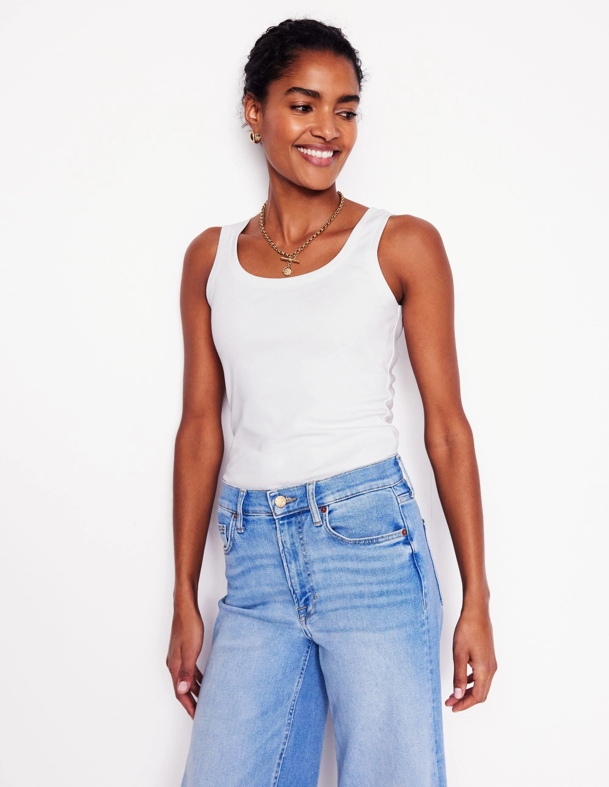 Essential Scoop-Neck Vest-White Zero Waste Production Label Non Restrictive Cut