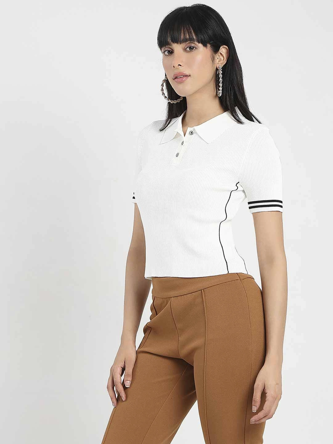 Universal Silhouette Madame Contrast Trim Polo Neck White Knitted T-shirt
