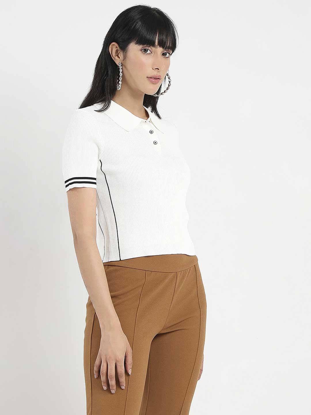 Madame Contrast Trim Polo Neck White Knitted T-shirt athletic style