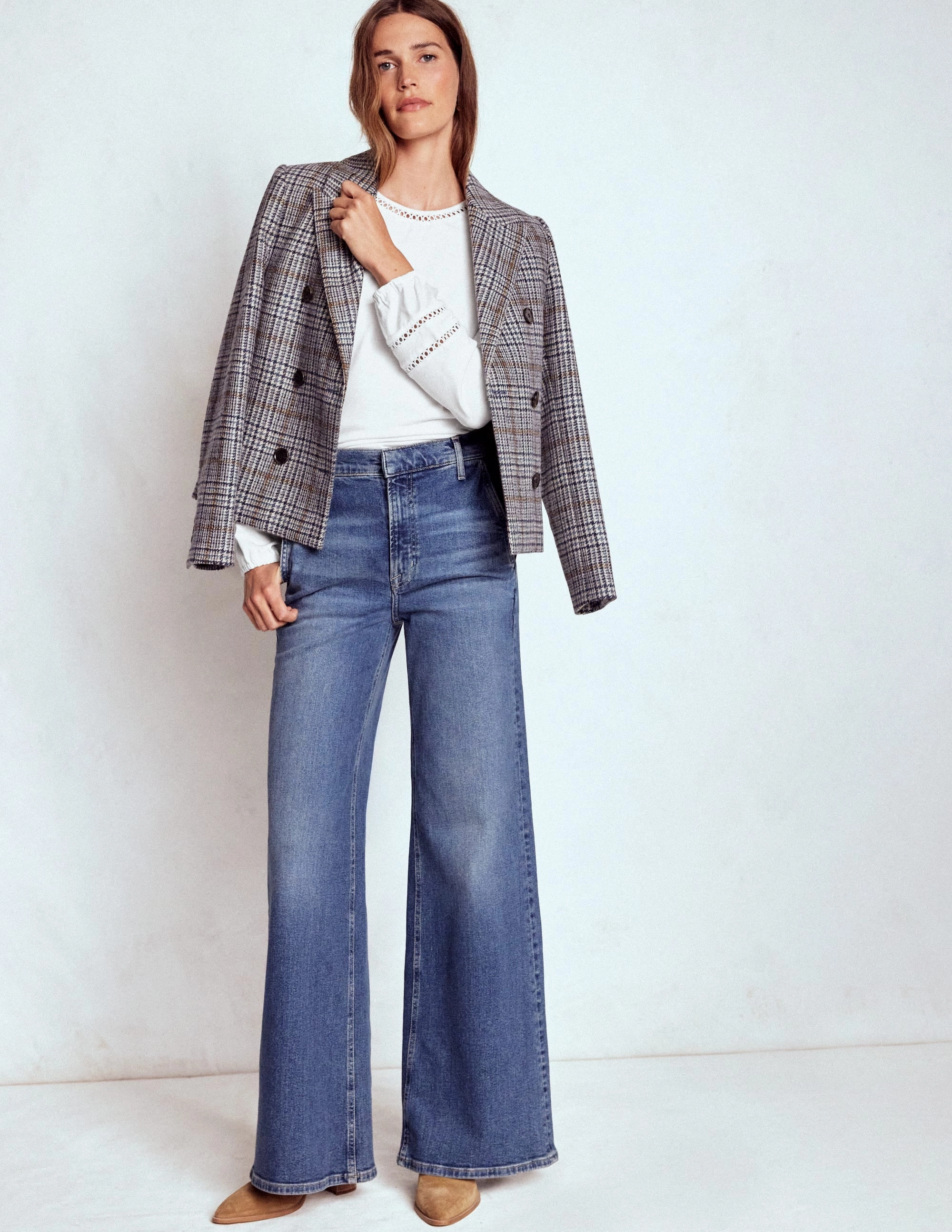 Trendy Look Chic Cardigan Flo Trim Detail Top-White