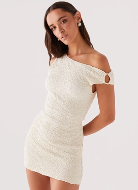 custom-fit Chic Look Farah Off Shoulder Mini Dress - White