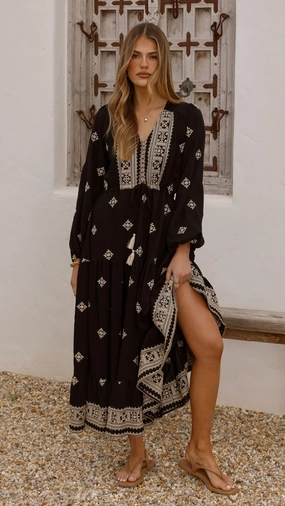 Classic Layer Glossy-Finish Ellarose Maxi Dress - Black/Beige