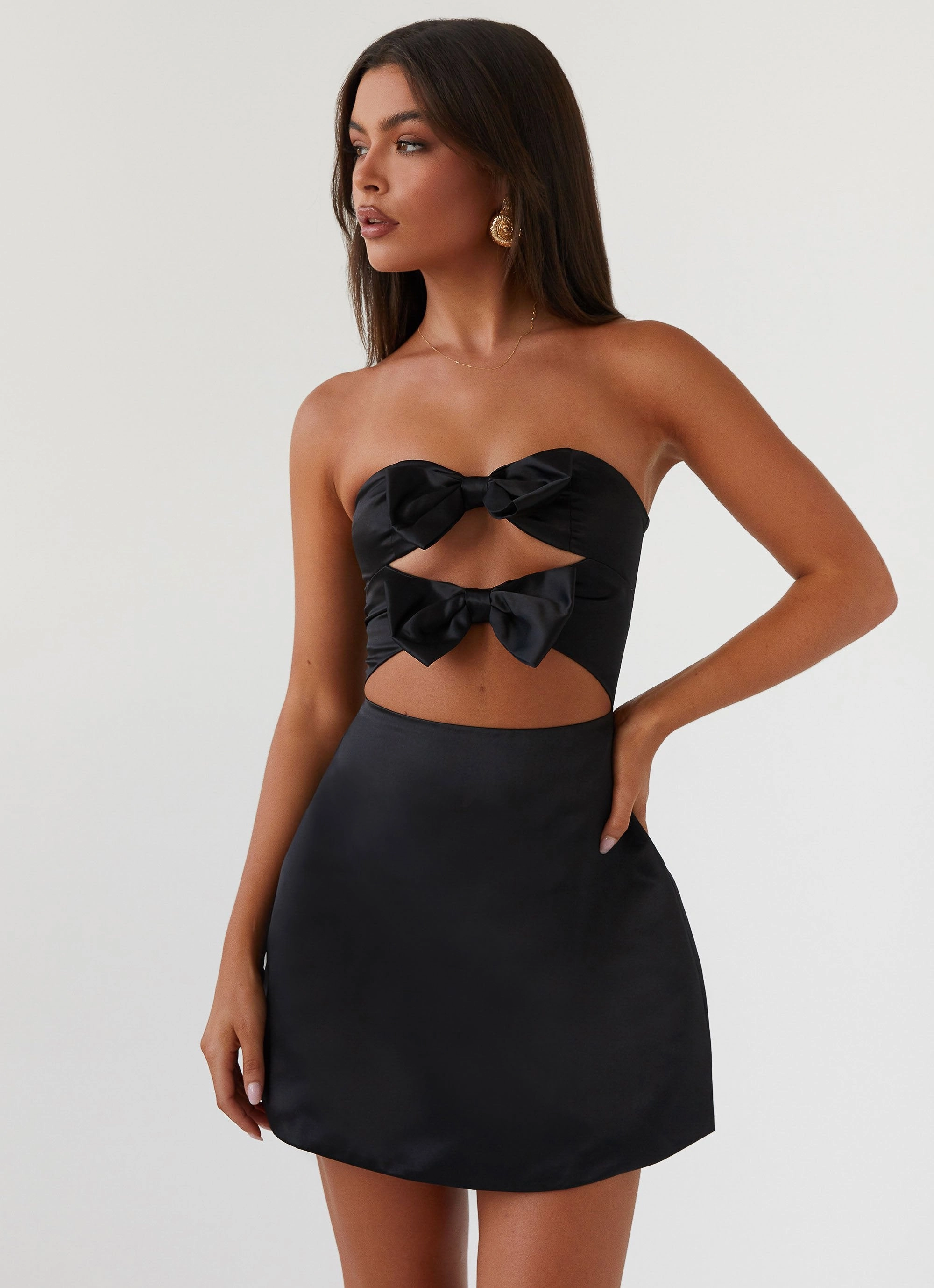 Classy Look Classic Movement Girl Crush Bow Mini Dress - Black