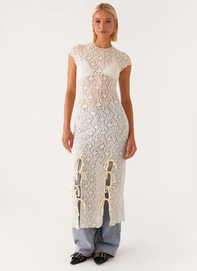 Flowy summer gown Delicate Details Gisele Lace Midi Dress - Ivory