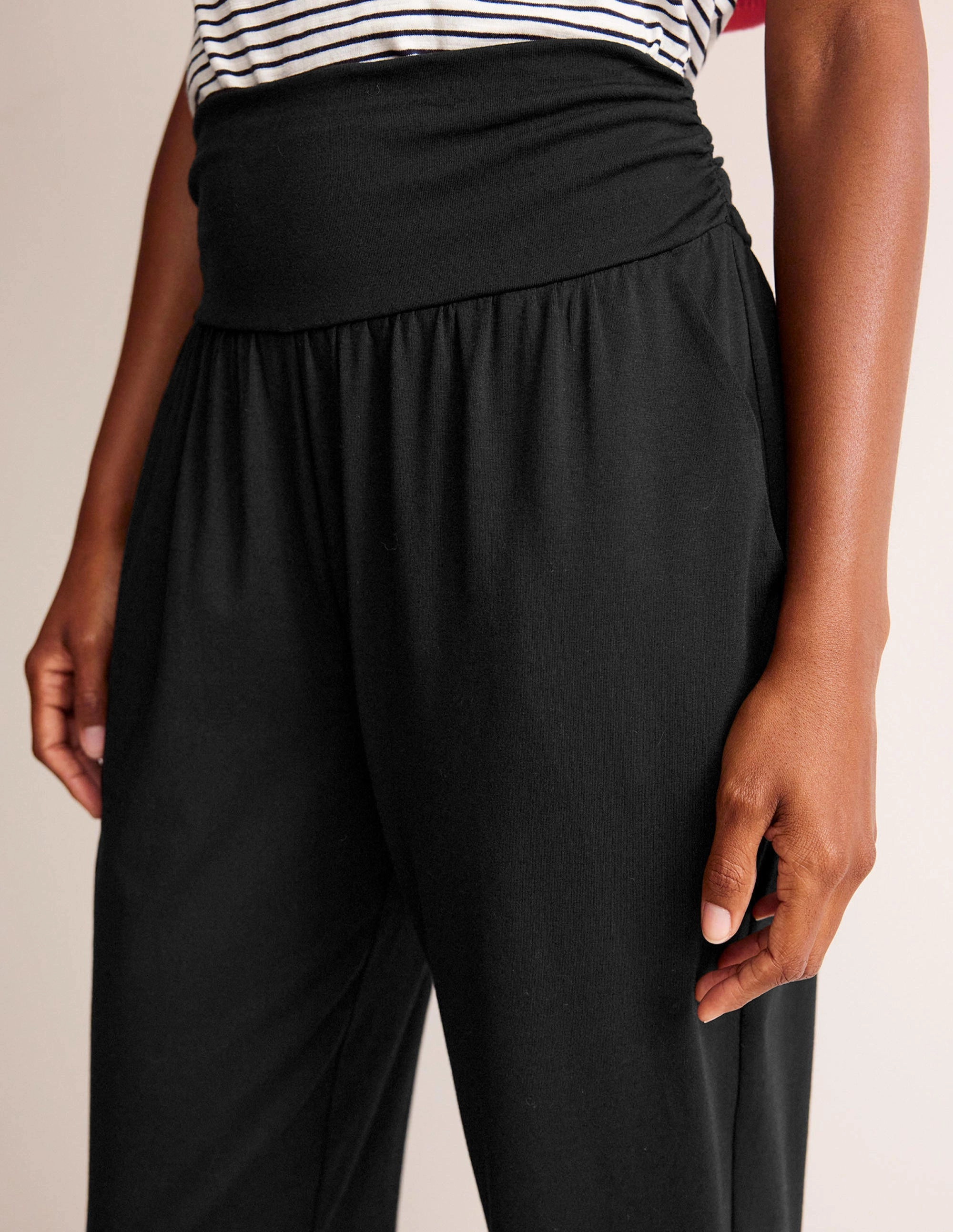 Hareem Jersey Joggers-Black Hip Friendly Pockets OdorResistantTreatment