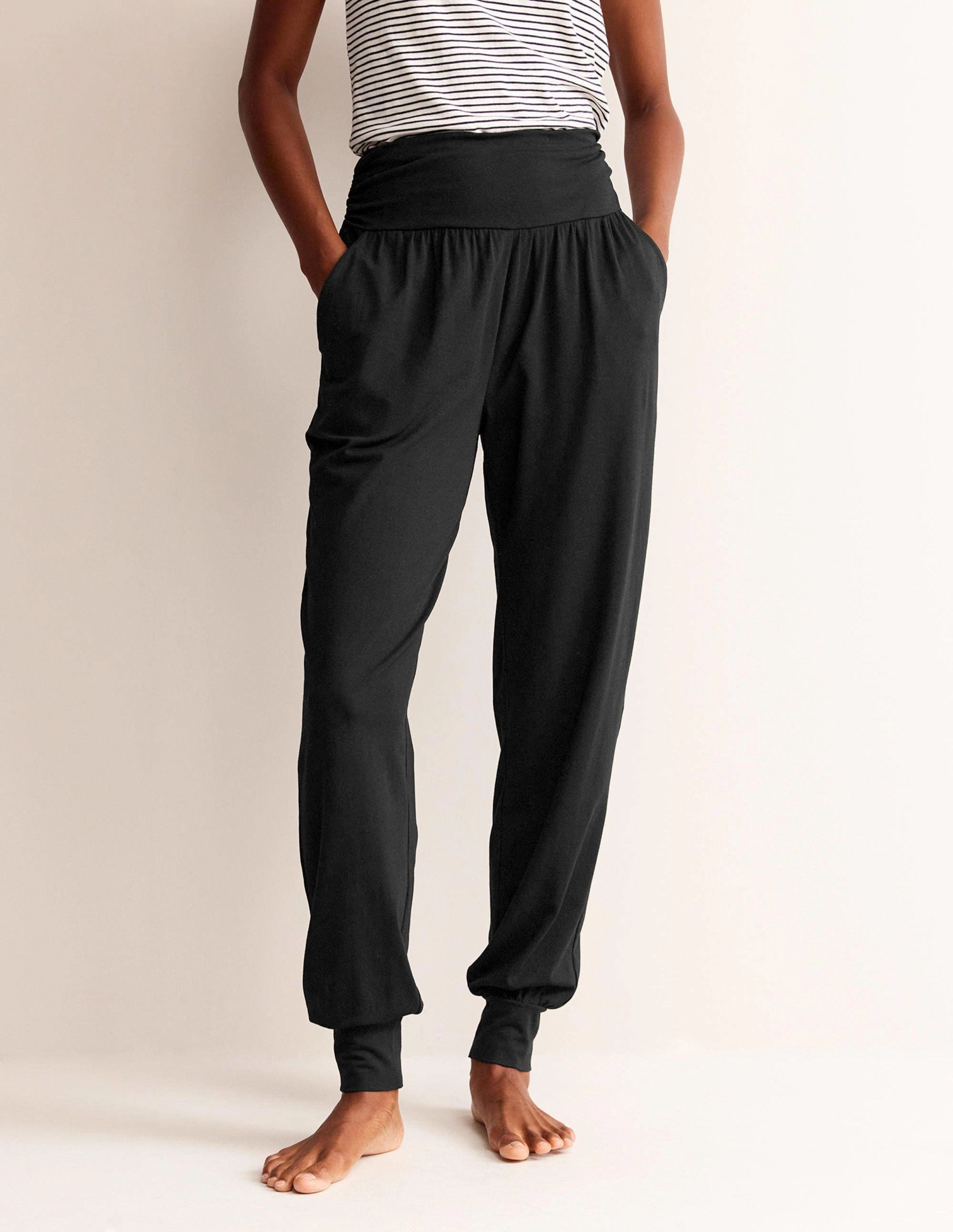 Anti Odor Technology Hareem Jersey Joggers-Black