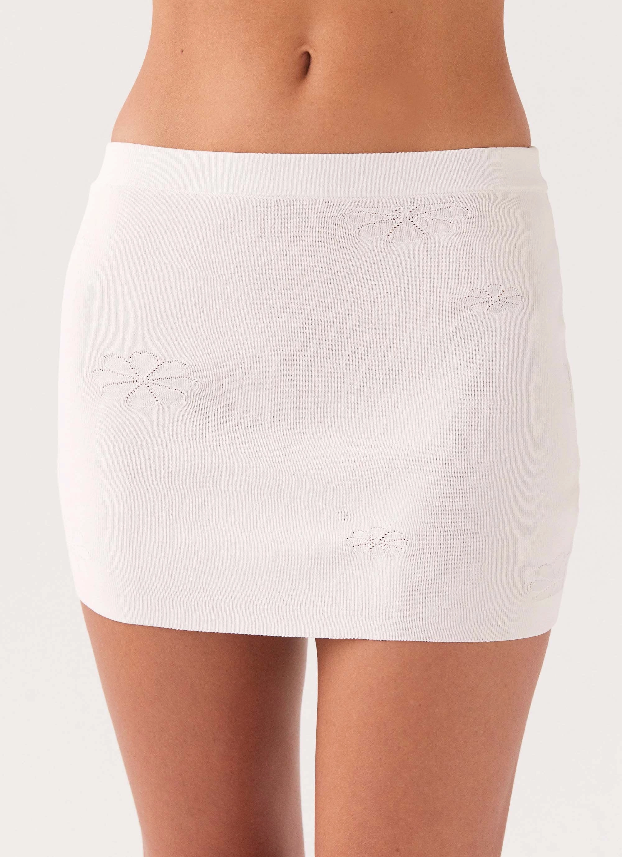 Simple Outfit Holly Knit Mini Skirt - White