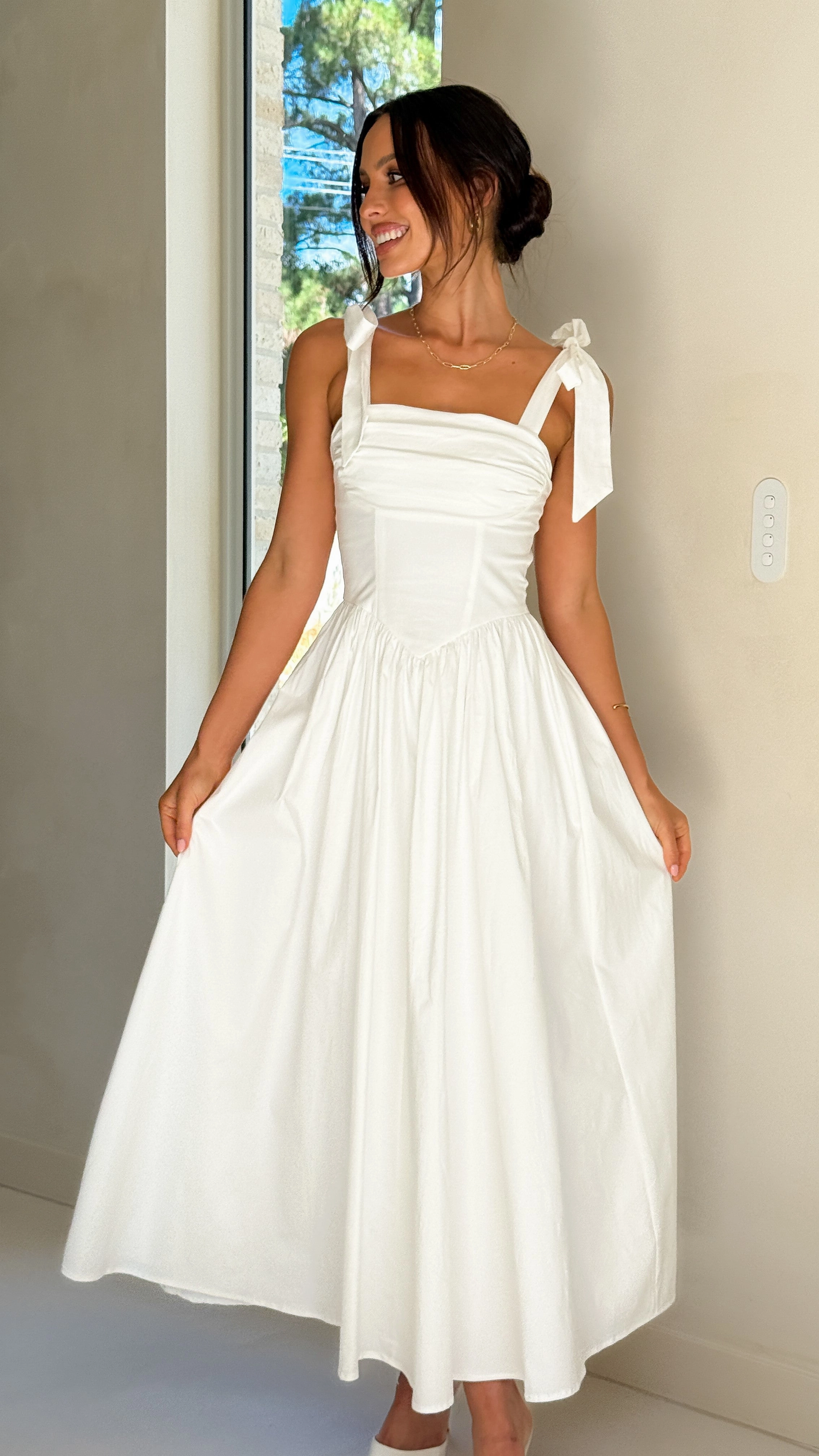 Haisley Maxi Dress - White Fitted Shape