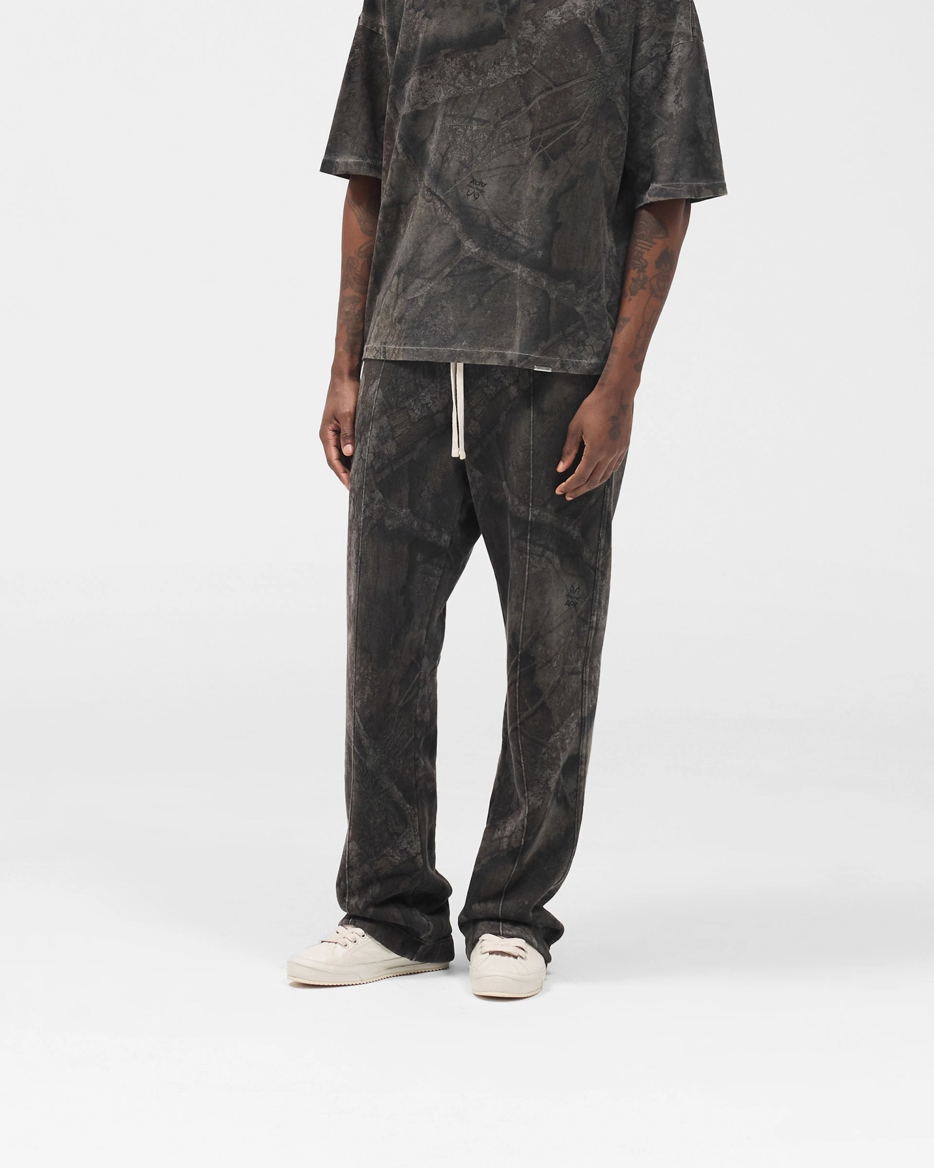 Non Bulk SeamlessPocketDesign Initial Overdye Realtree? Sweatpants - Overdyed Black