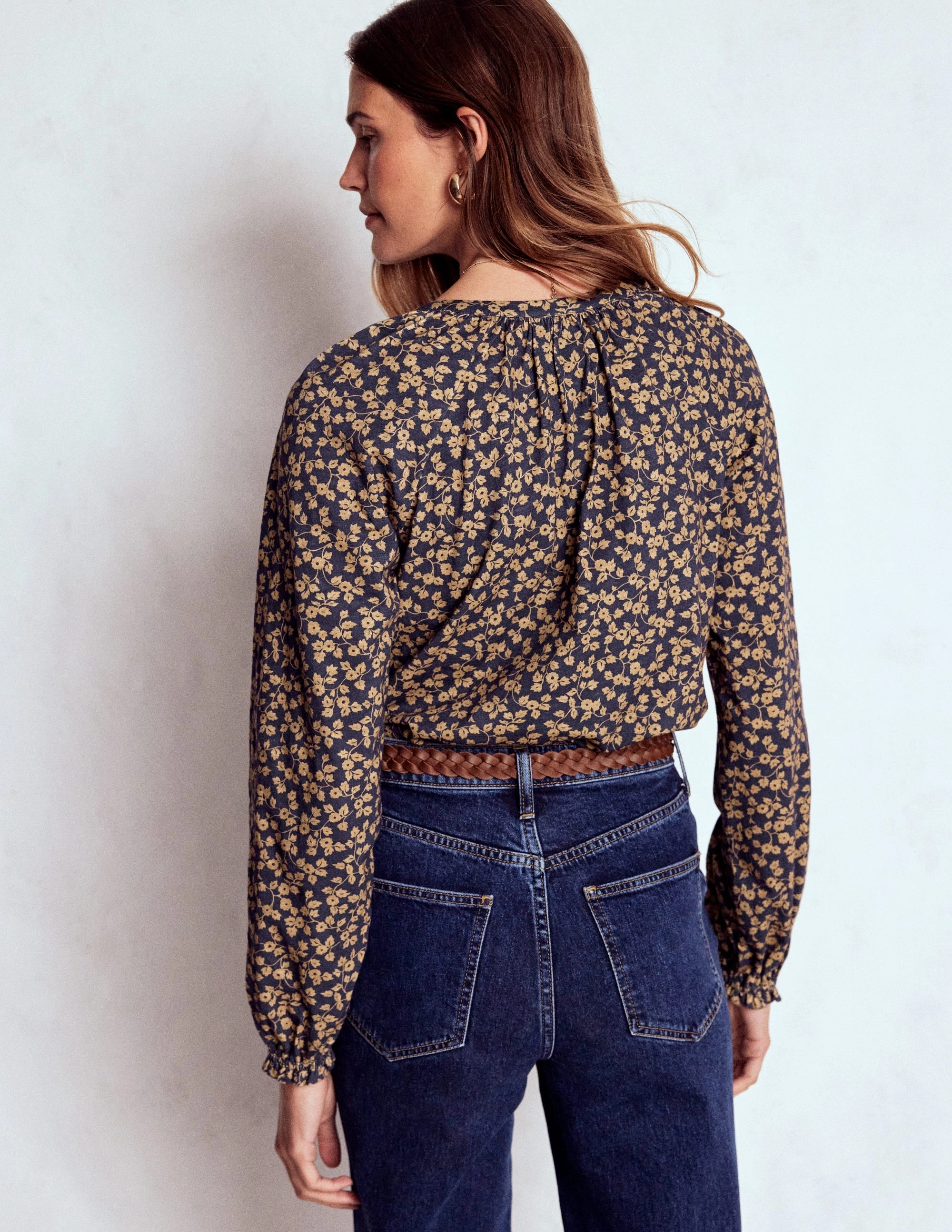 FlexibleKnit Tear Resistant Fiber Blend Isla Long Sleeve Jersey Shirt-Hazelnut Brown, Delicate Vine