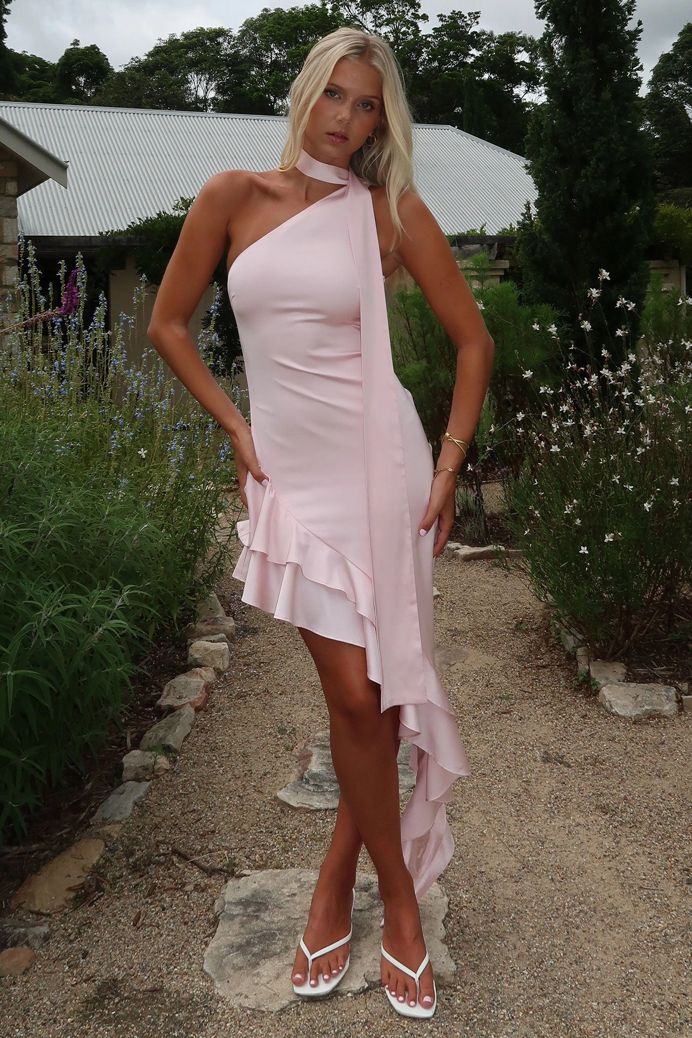 Airy Touch monochrome Kara One Shoulder Satin Maxi Dress - Pink