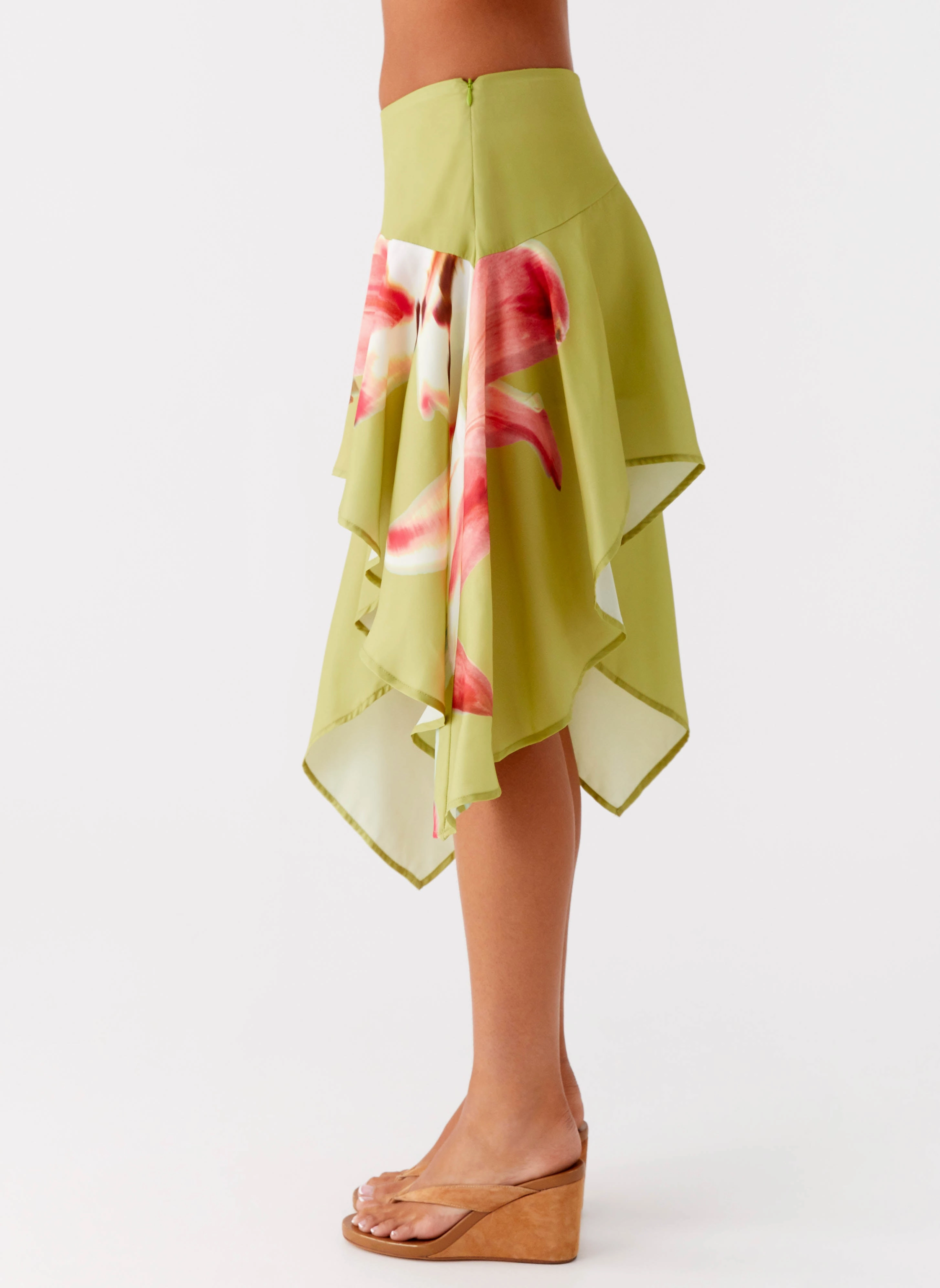 Abstract Motif Water resistant coating Kia Low Rise Asymmetrical Midi Skirt - Jungle Floral