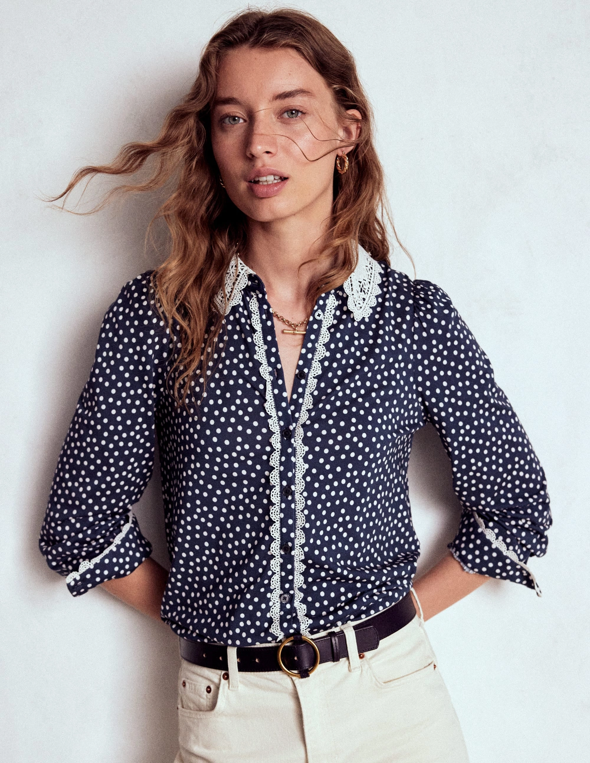 Lace Collar Blouse-Navy Casual Style HeavyweightThermal
