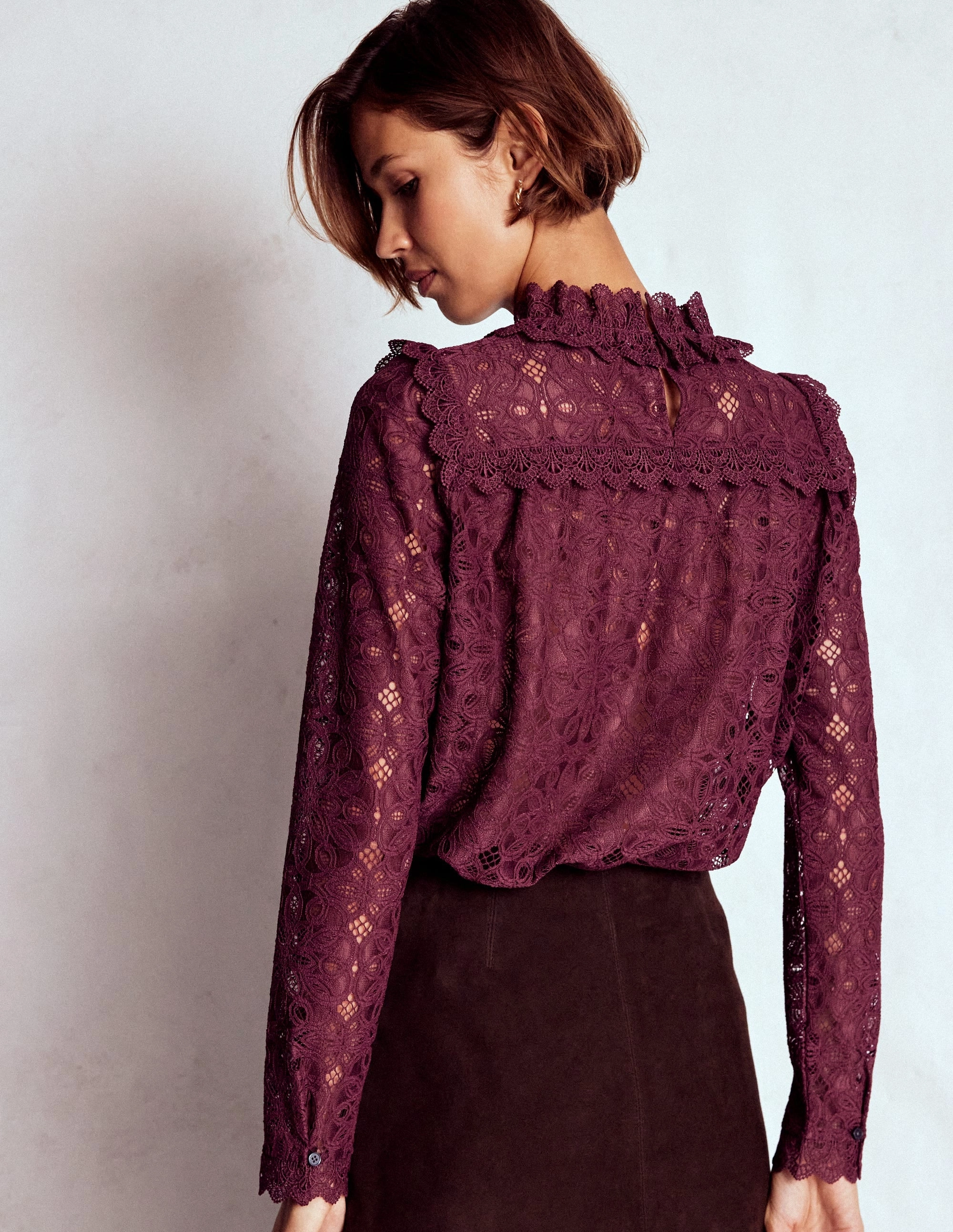 BreathableMesh Lace Trim Detail Top-Deep Wisteria