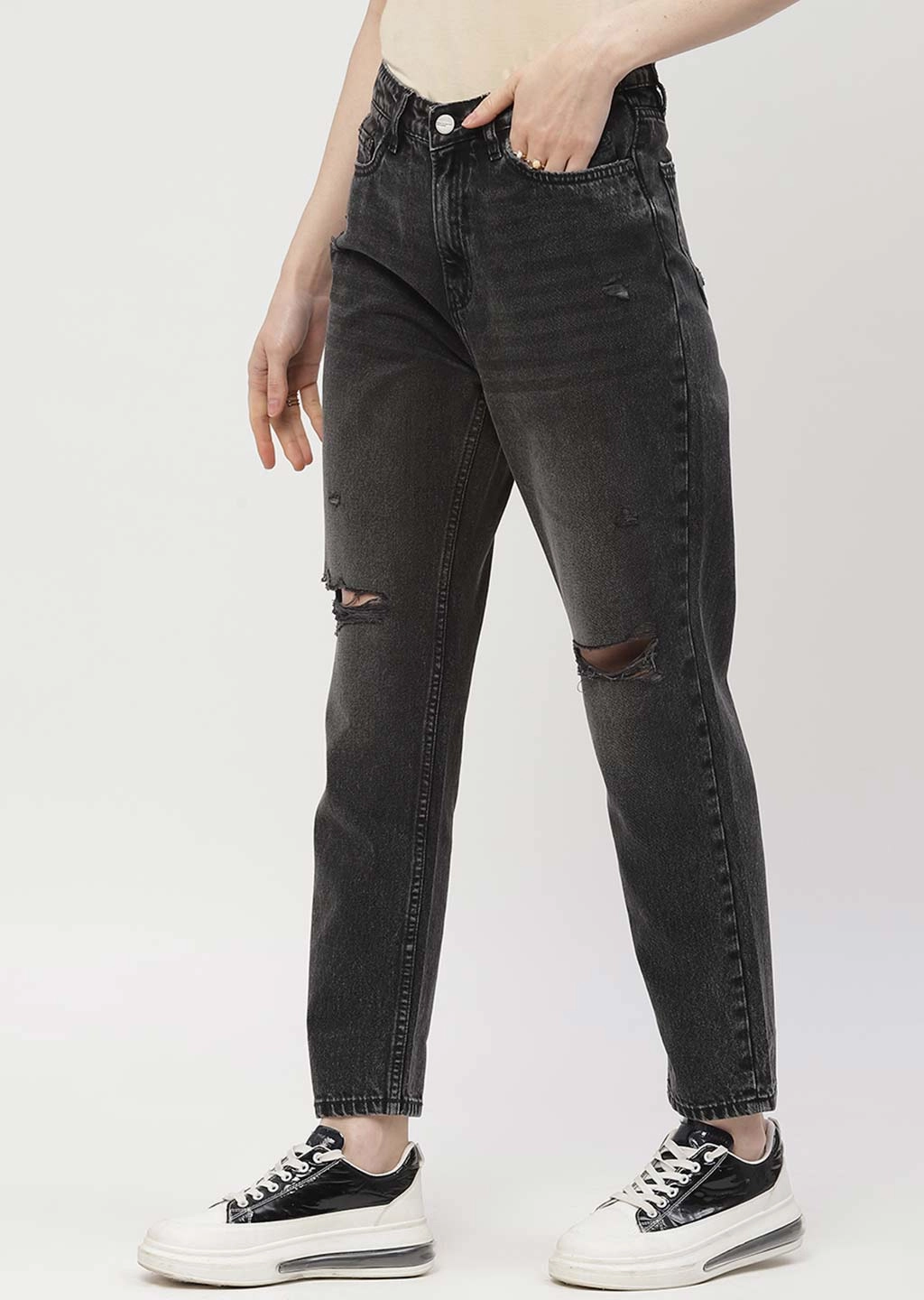 Madame Distressed Black Mom Fit Jeans Articulated Knee Shape Outfit Ideas