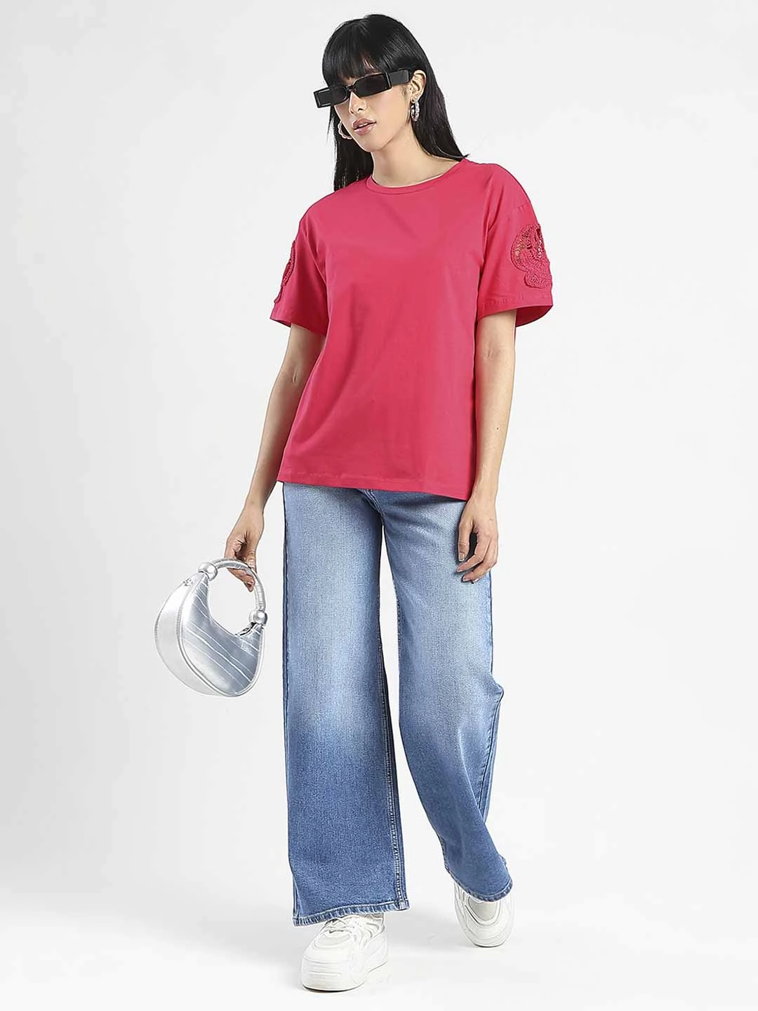 Madame Embroidered Sleeve Solid Red Cotton T-Shirt Retro Curved Hemline