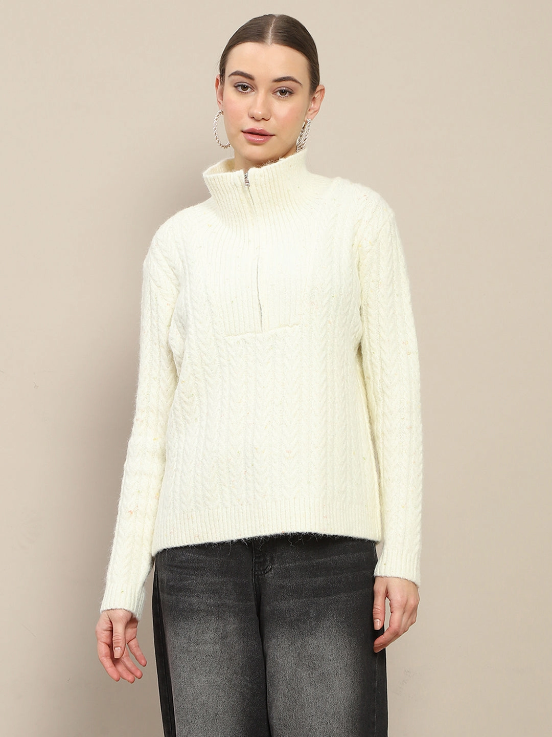 Minimal Design Flexible Design Madame Half Zipper Collared Off White Sweater
