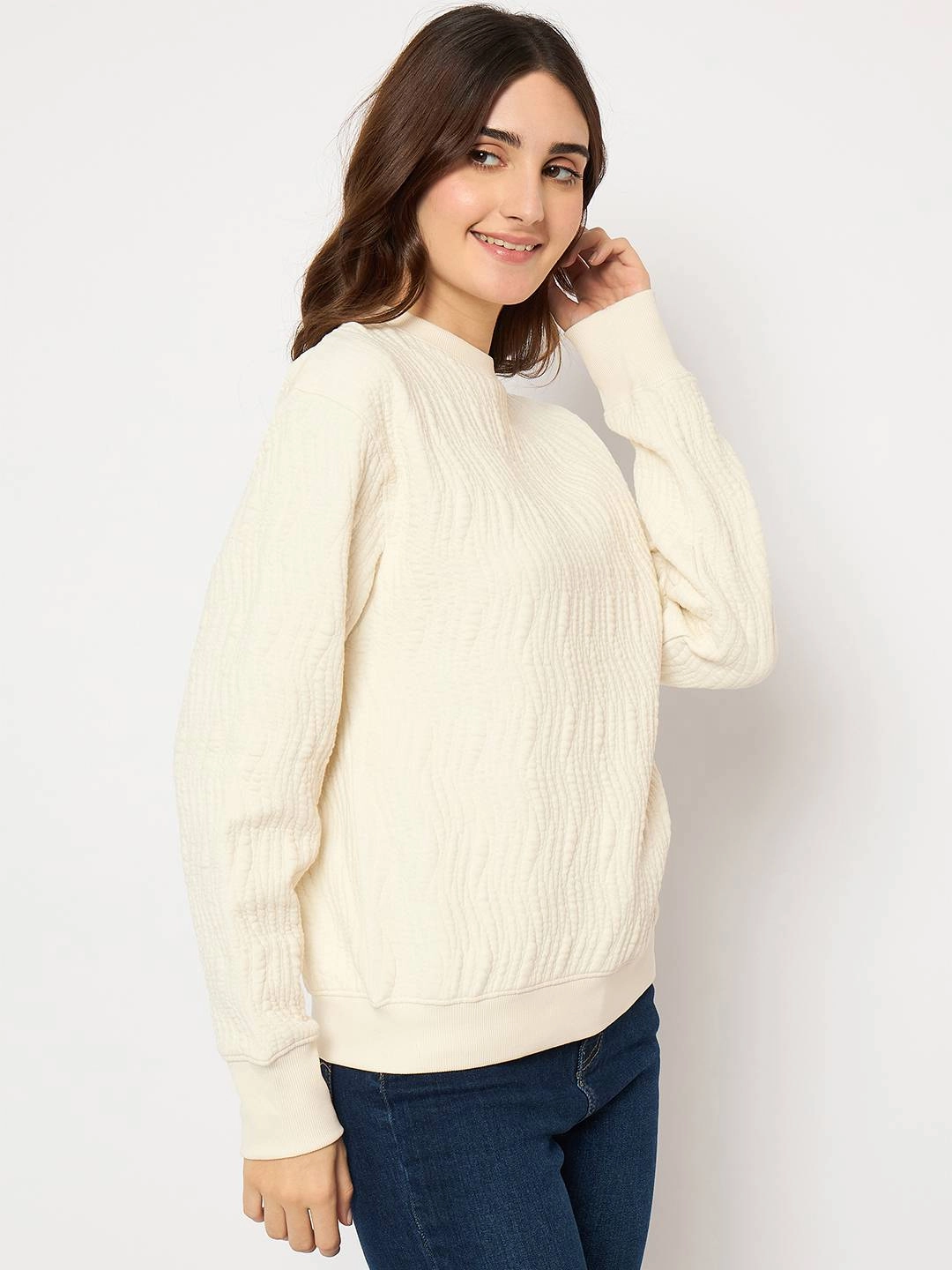 Madame Knitted Self-Textured Off White Sweatshirt Simple Wear