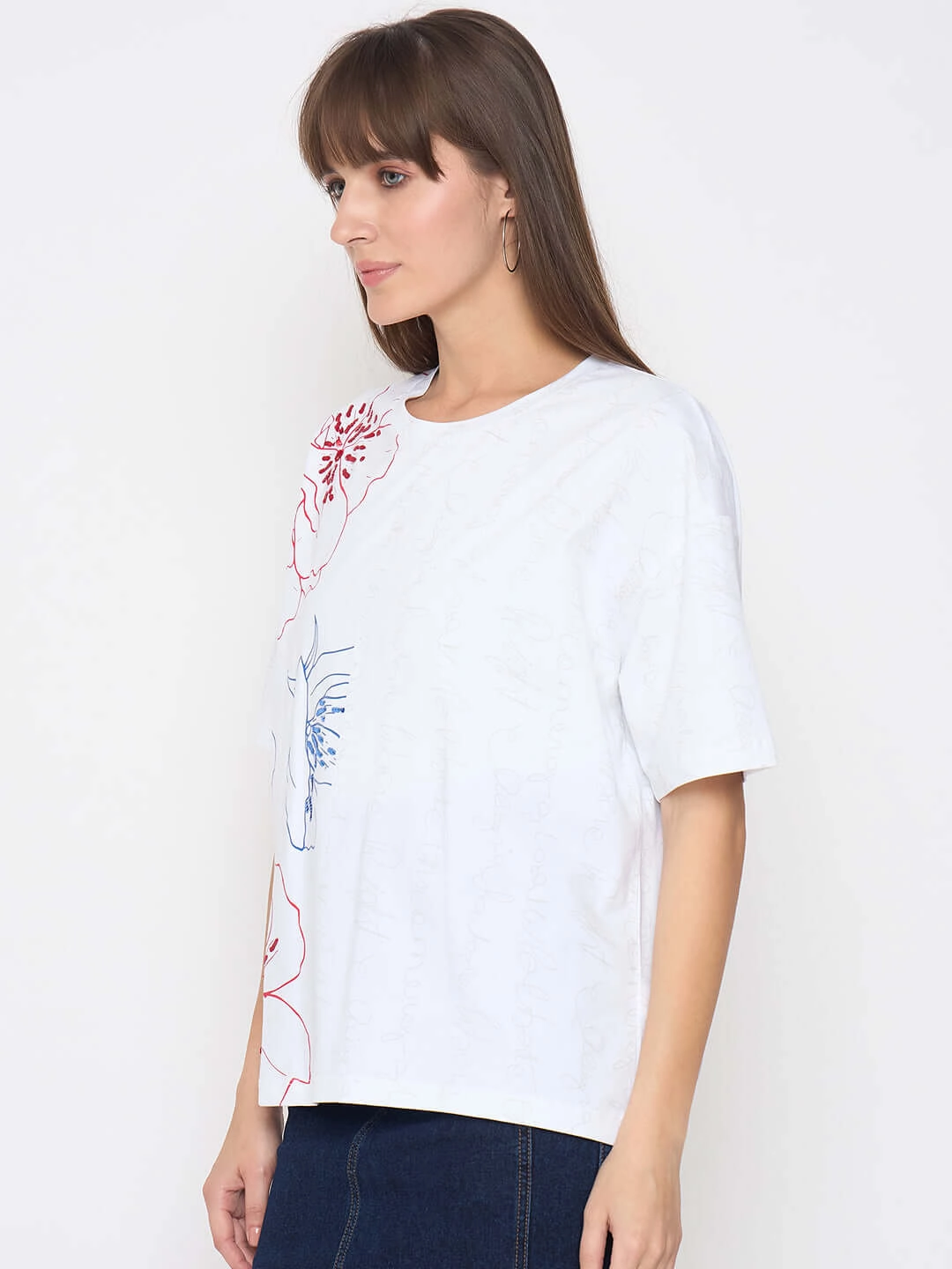 Madame Printed Handwork Detail White Sinker T-shirt Anti Odor Technology V neck style