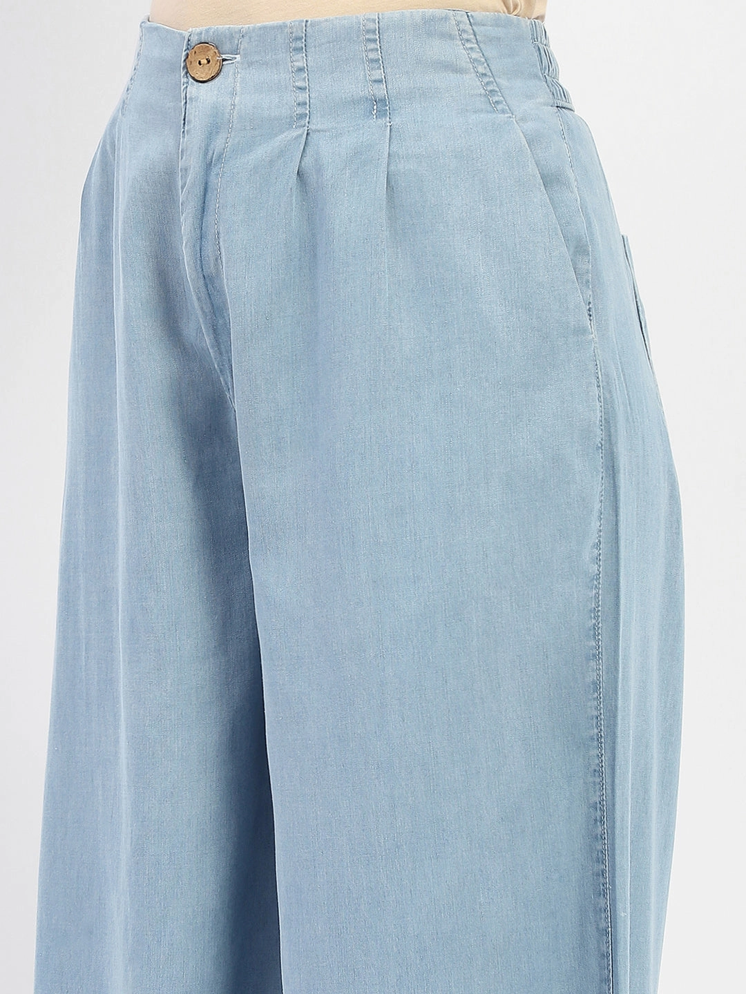 Articulated Knee Shape Light Washed Madame Wide Leg Cropped Light Blue Denim